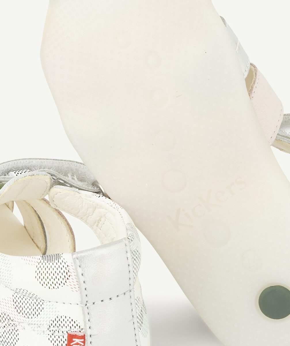 KICKERSLES SANDALES PREMIERS PAS EN CUIR BLANC ET COLORÉ