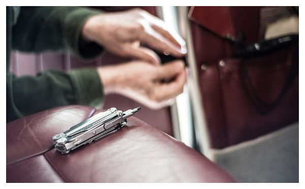 Pince Multifonctions WAVE®  18 Outils en 1 avec étui nylon - LEATHERMAN