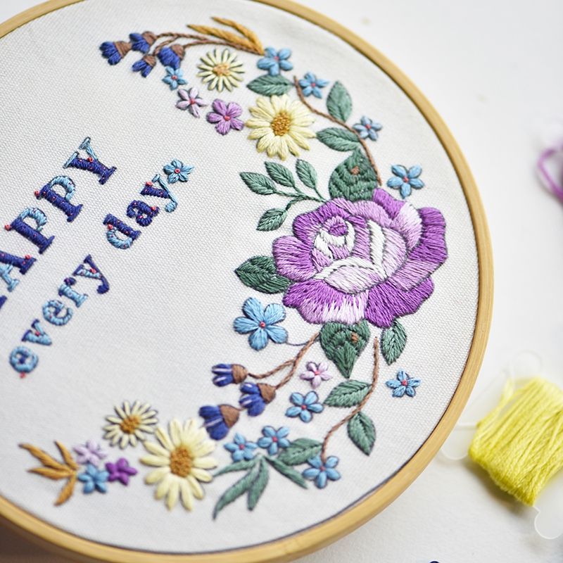 Embroidery Kingdom - DIY-borduurset met bloemen