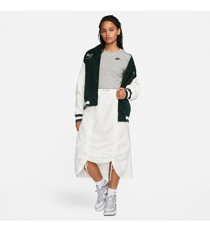 Nike Women Sportswear Club Essentials T-Shirt