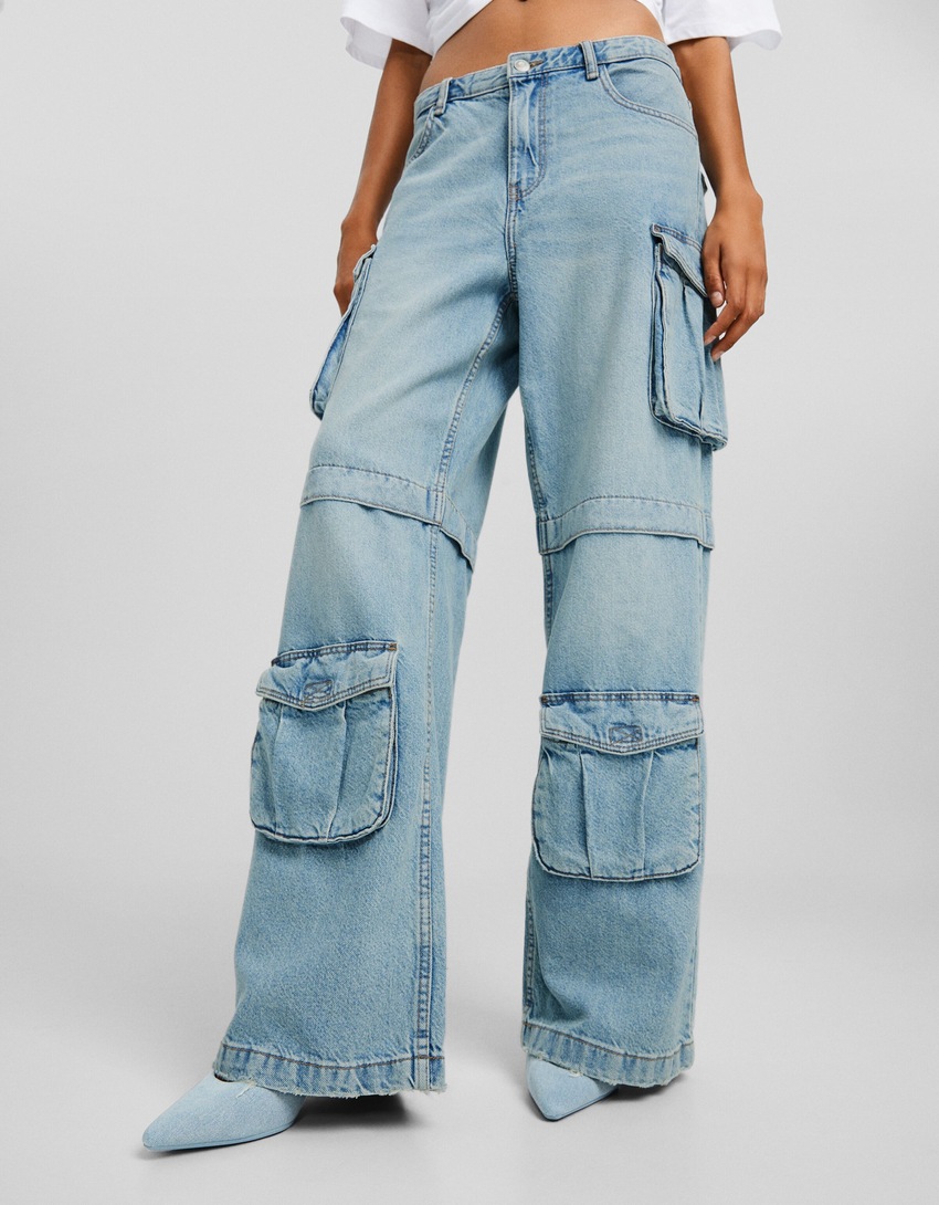 Calça cargo com vários bolsos