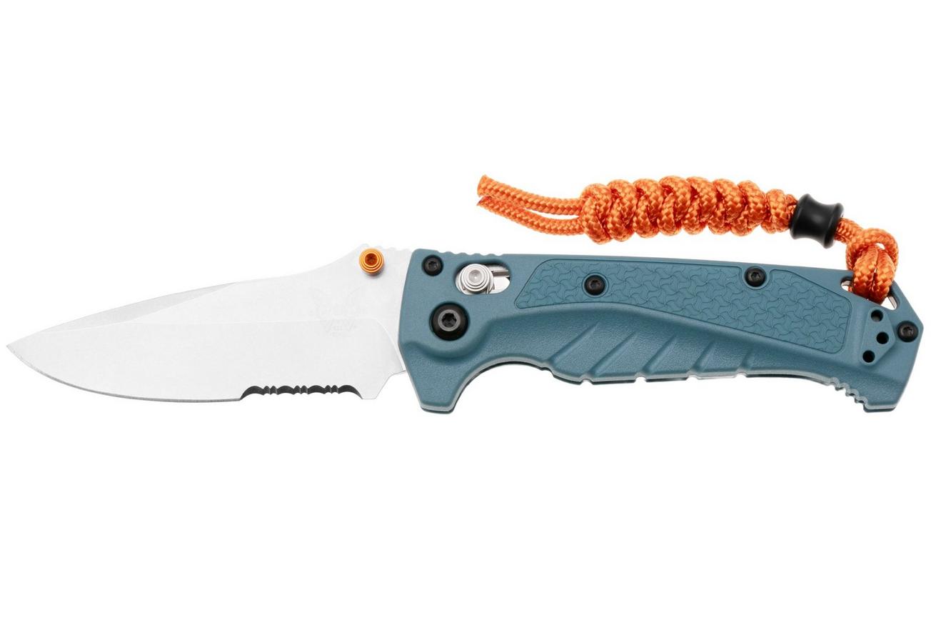 Benchmade Mini Adira 18065S CPM MagnaCut, Depth Blue Grivory, Serrated zakmes