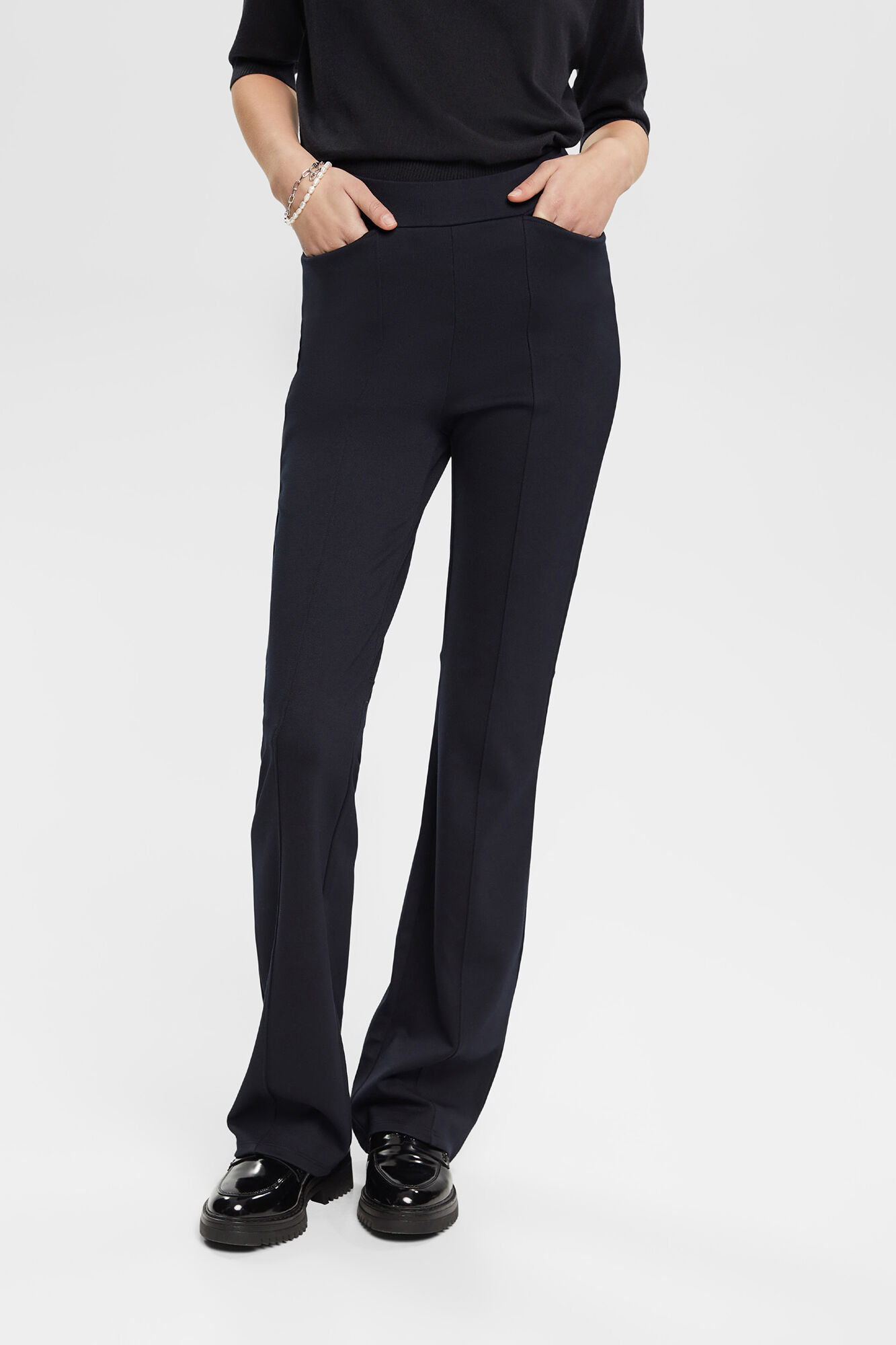 Calça flare romana em malha de viscose - Preta