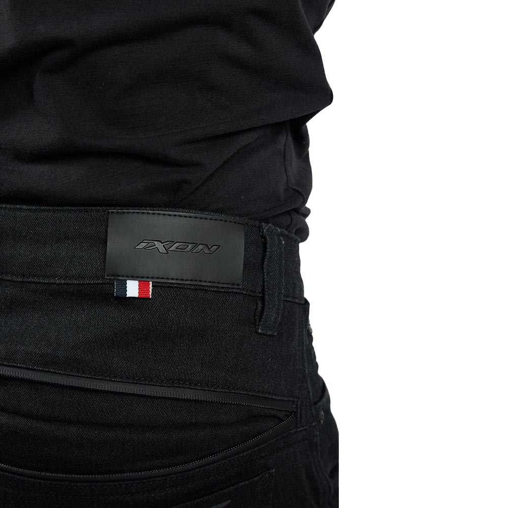 Ixon - Jean Remy Noir