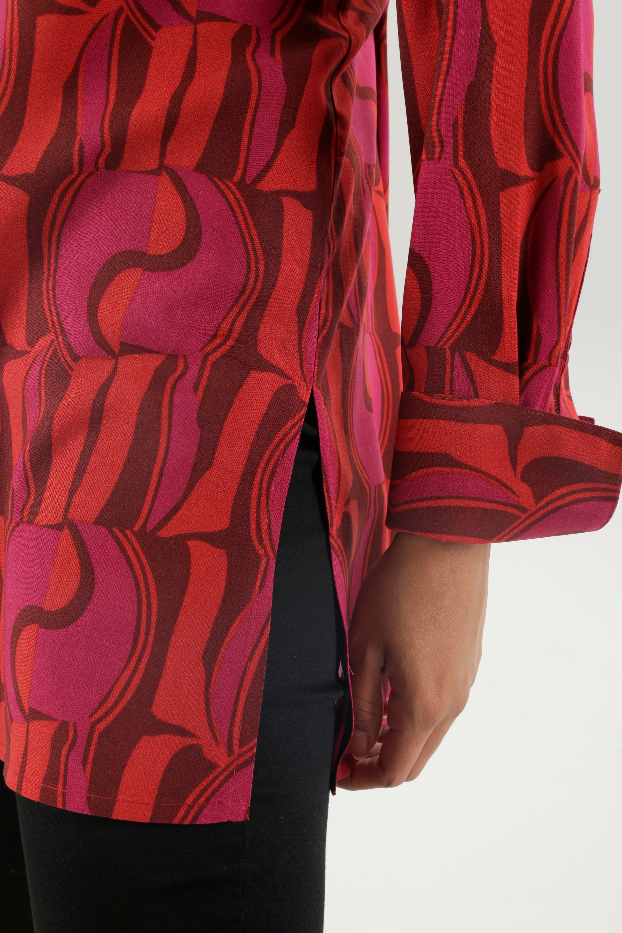 Aniston SELECTED Longbluse , mit asymmetrischem Saum und extra langen Manschetten