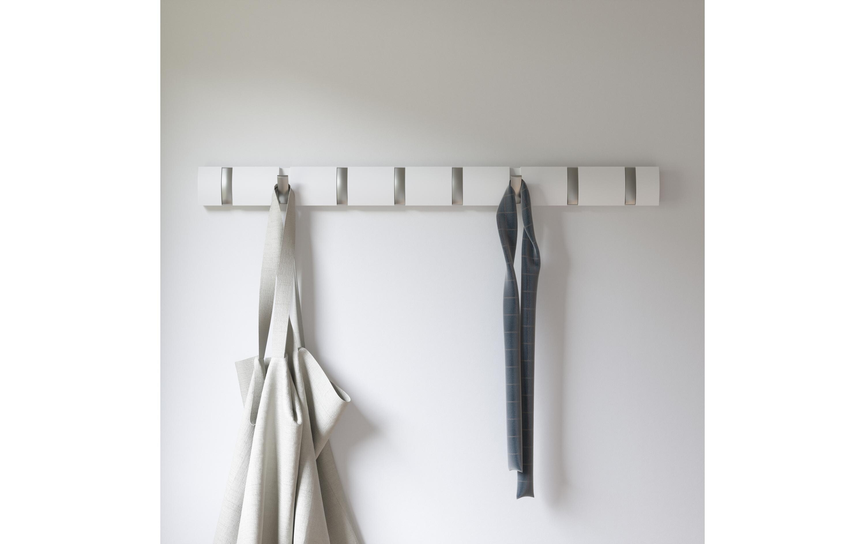 Wandgarderobe Flip 8 Haken, Weiss/SilberGarderobeleiste mit 8 Haken in Dunkelbraun und Schwarz