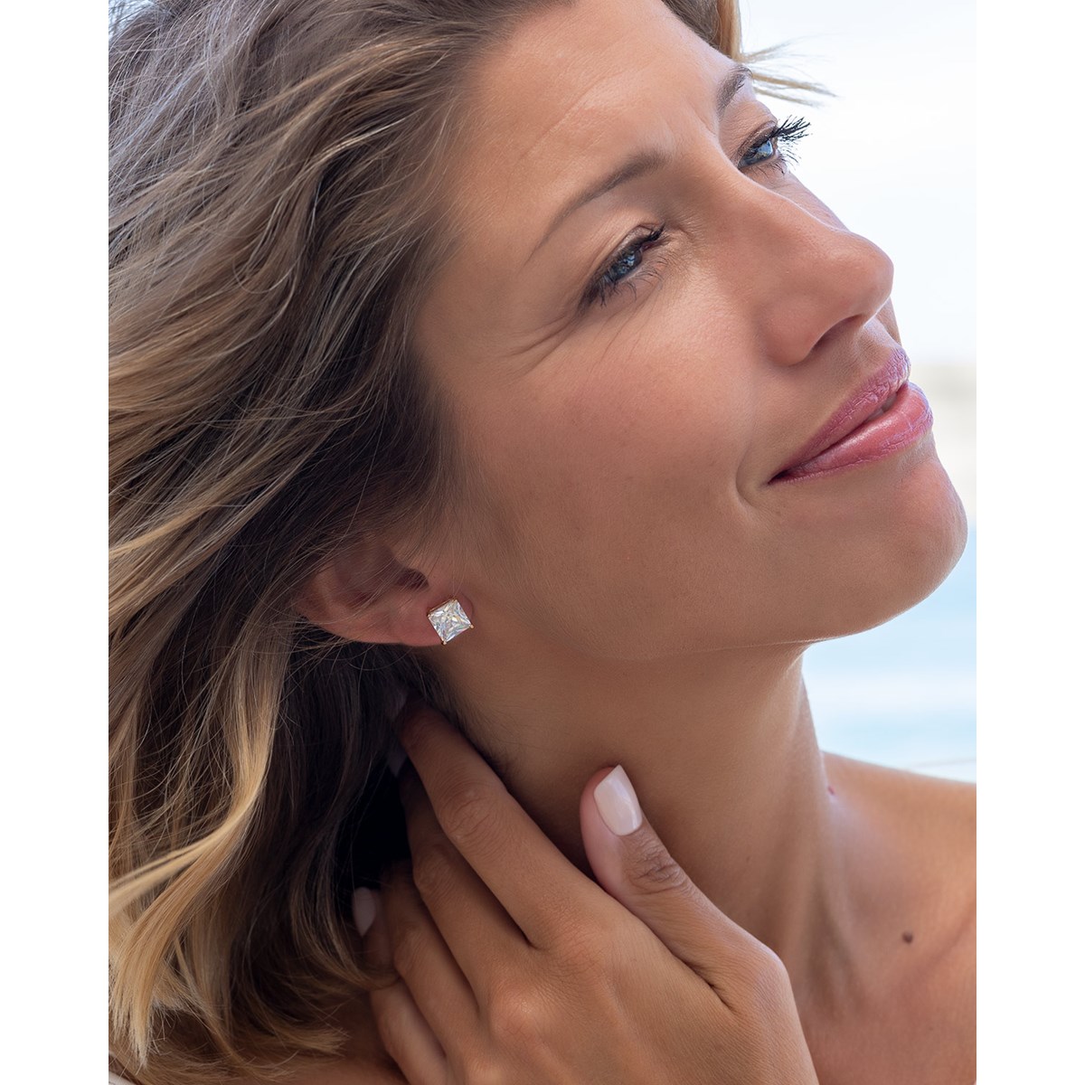 Boucles d'oreille plaqué or solitaire cubic zirconia carré 8MM