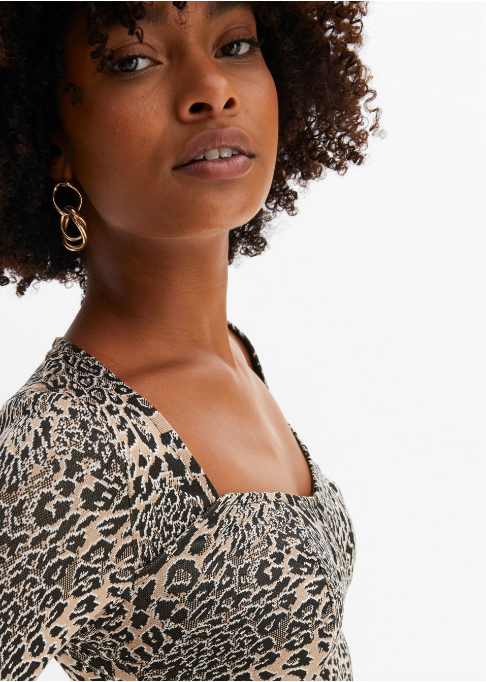 T-shirt jacquard avec décolleté cœur