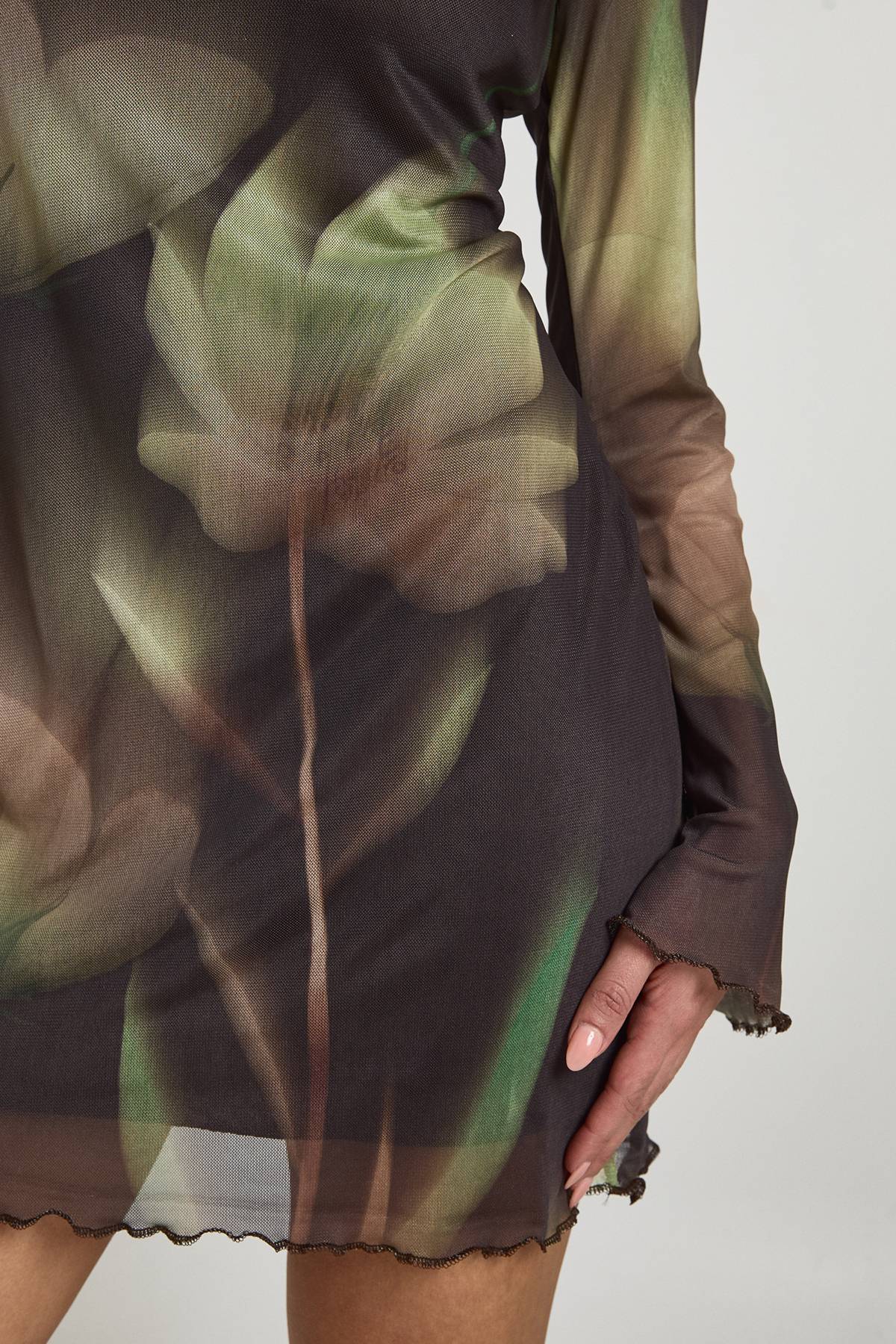 boohoo Robe Courte À Manches Évasées En Maille Florale