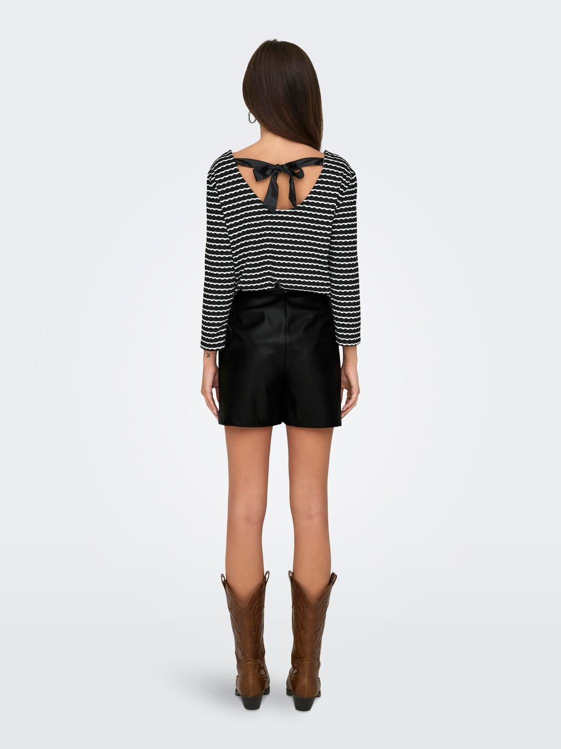 ONLRAVEN-HERO Hohe Taille Normal geschnitten Shorts Black