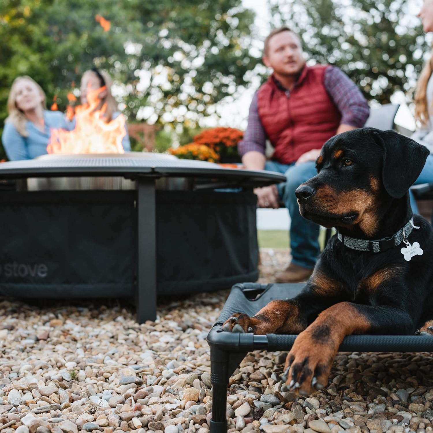 Solo Stove Surround Feuerstellentisch mit Hitzeschutz, Klein | Erhöhung und Aufbewahrung für Ranger und Bonfire, Pulverbeschichteter Stahl/UV-beständiges Material, Maße (HxB): 51 x 107 cm, Schwarz
