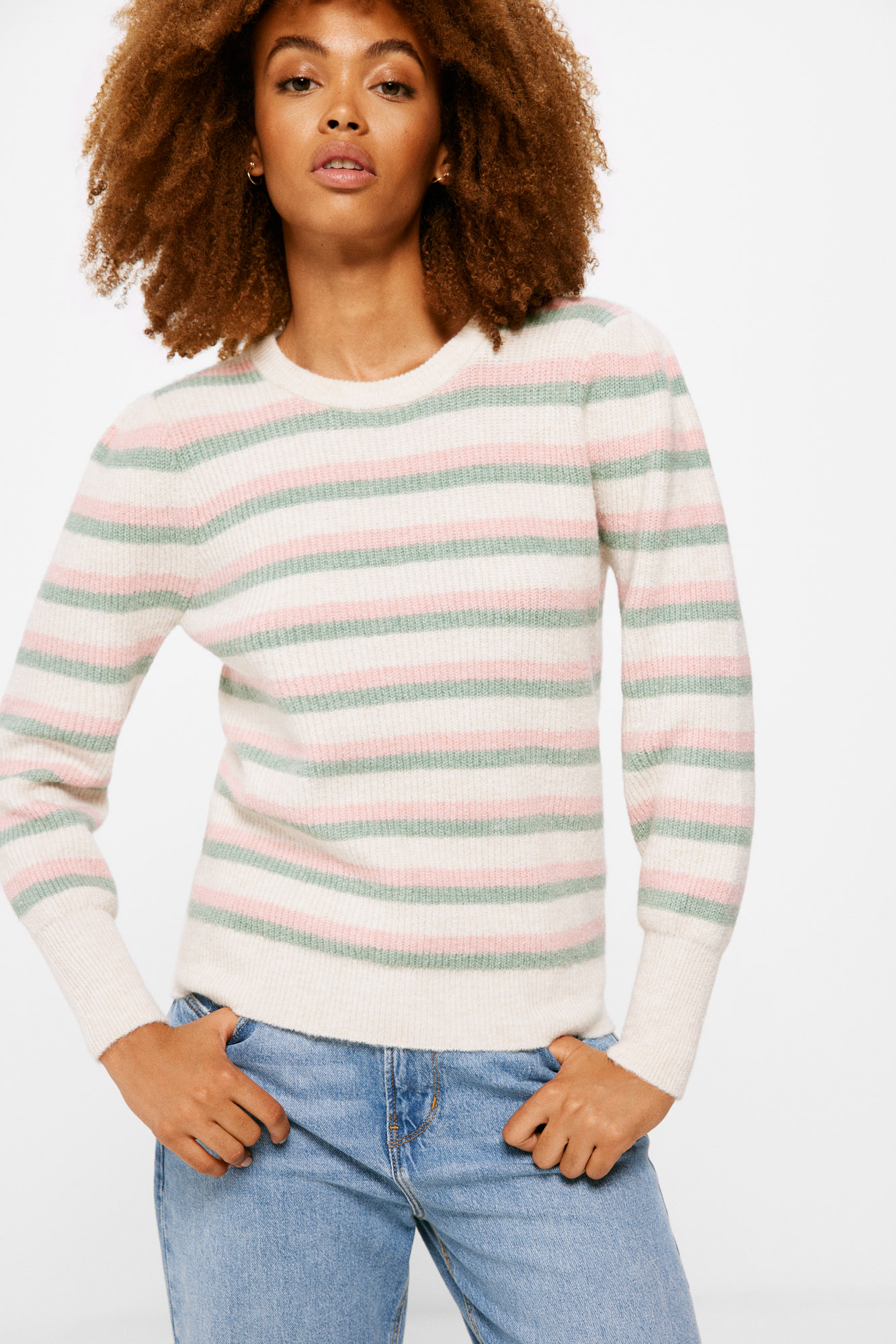 Camisa listrada com mangas volumosas