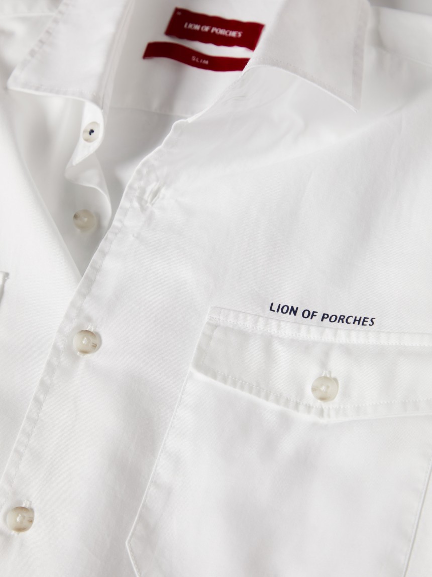Camisa slim fit com bolsos garment dye