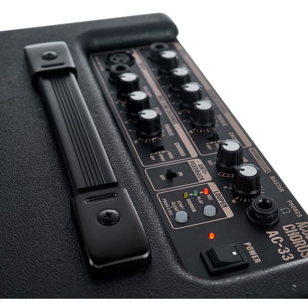 Roland AC-33