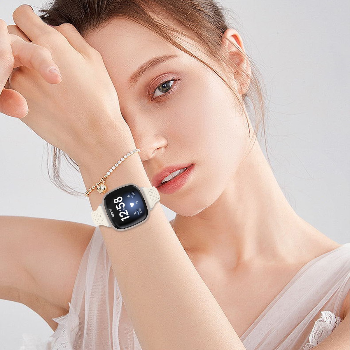 Klokkerem i ekte skinn for Fitbit Versa 4 Aprikos