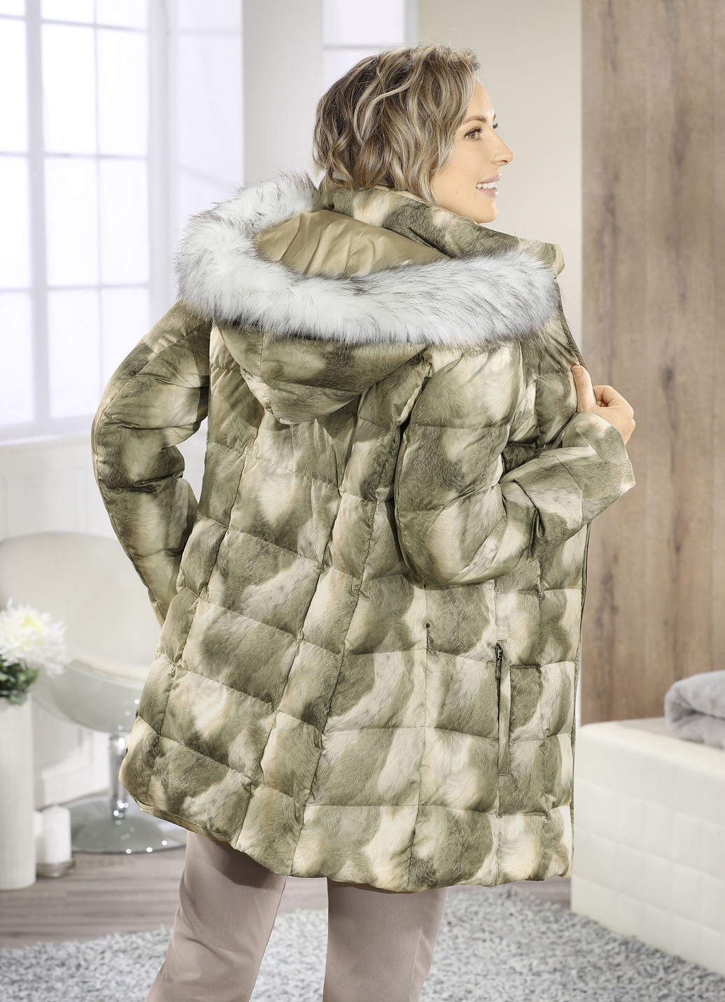 Jacke mit Dessin in Kunstpelz-Optik