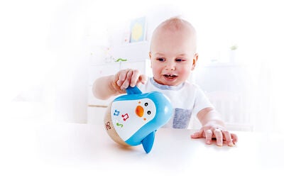Hape Penguin Musical Wobbler Leke i Tre