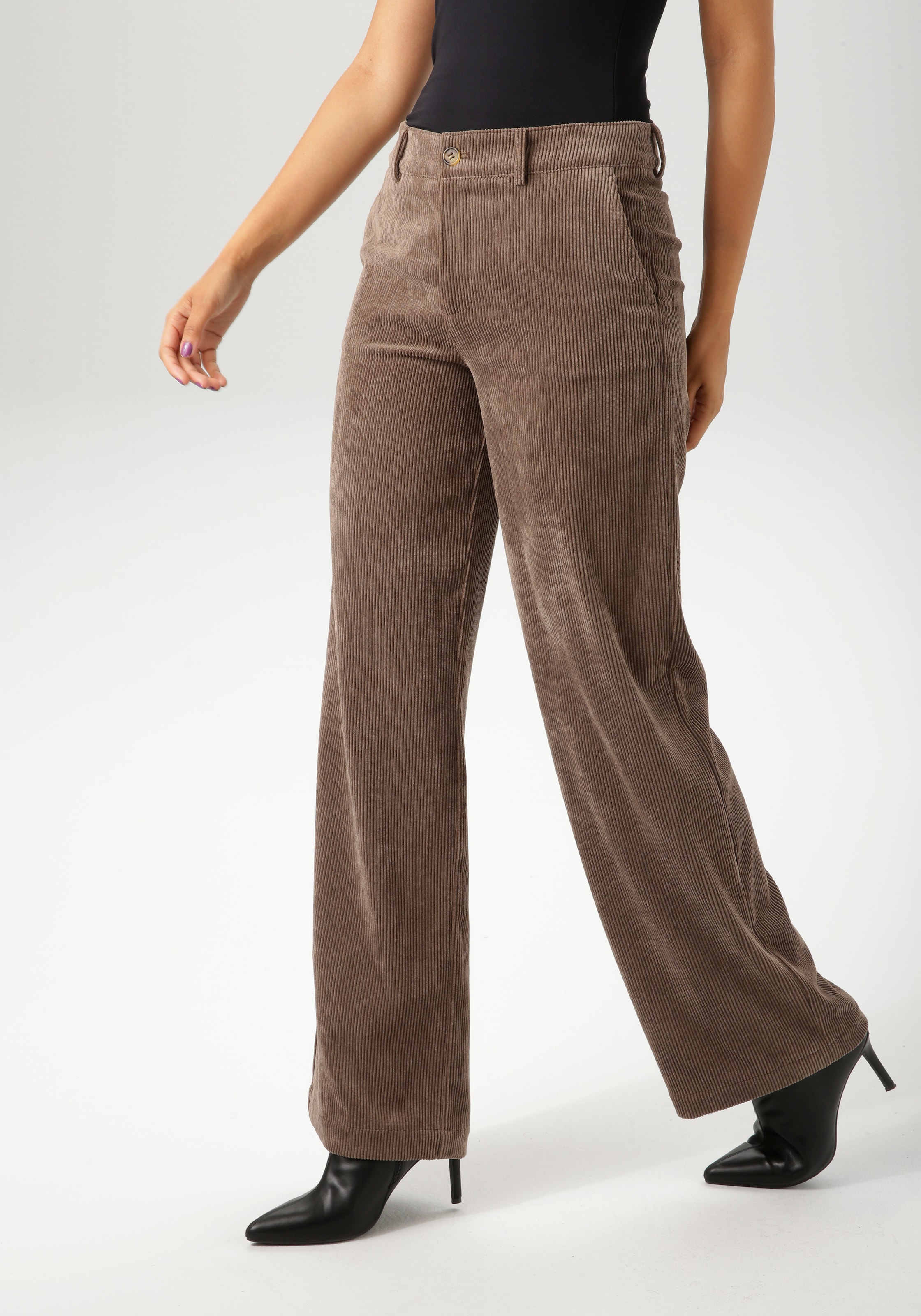 Aniston CASUAL Cordhose  mit trendigem, weiten Bein - NEUE KOLLEKTION