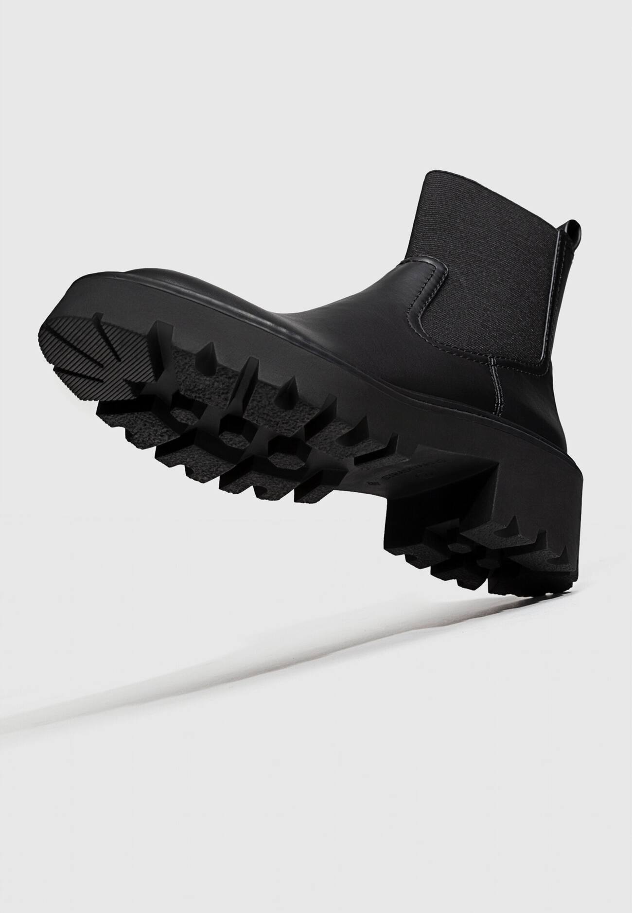 Botas Chelsea sem salto