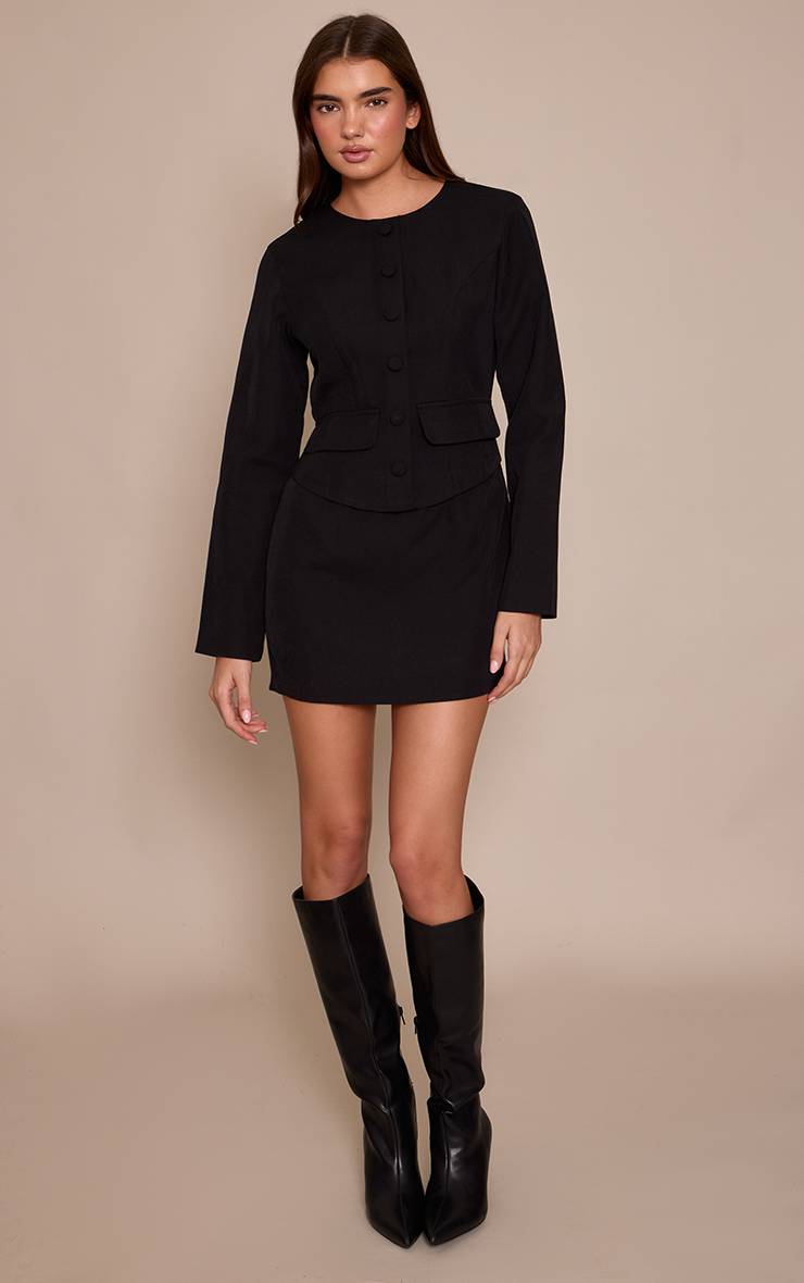 Noir Robe Courte Ajustée En Tissu Tissé Avec Détails De Boutons