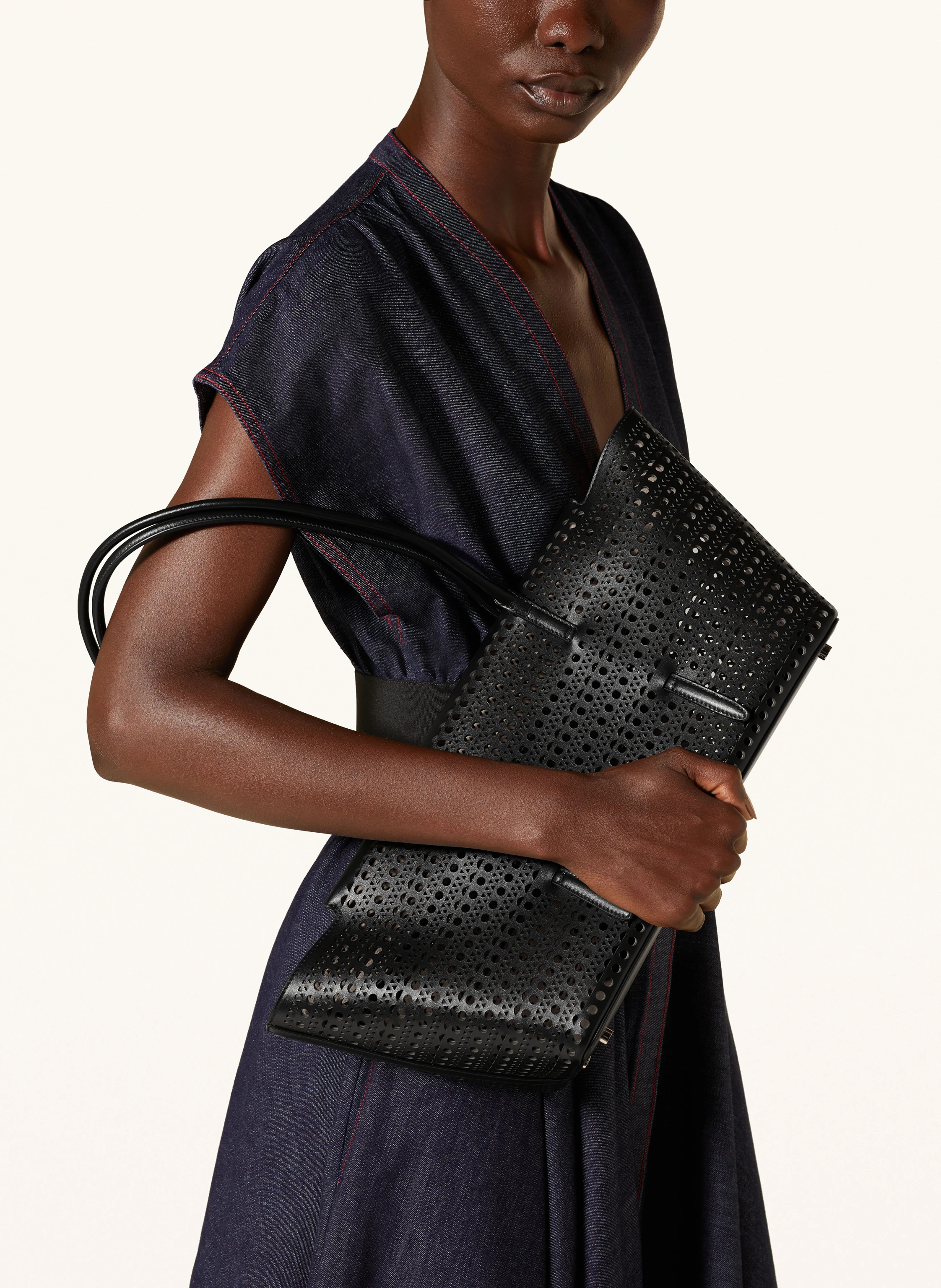 ALAÏA Shopper NEW MINA 32 mit Pouch