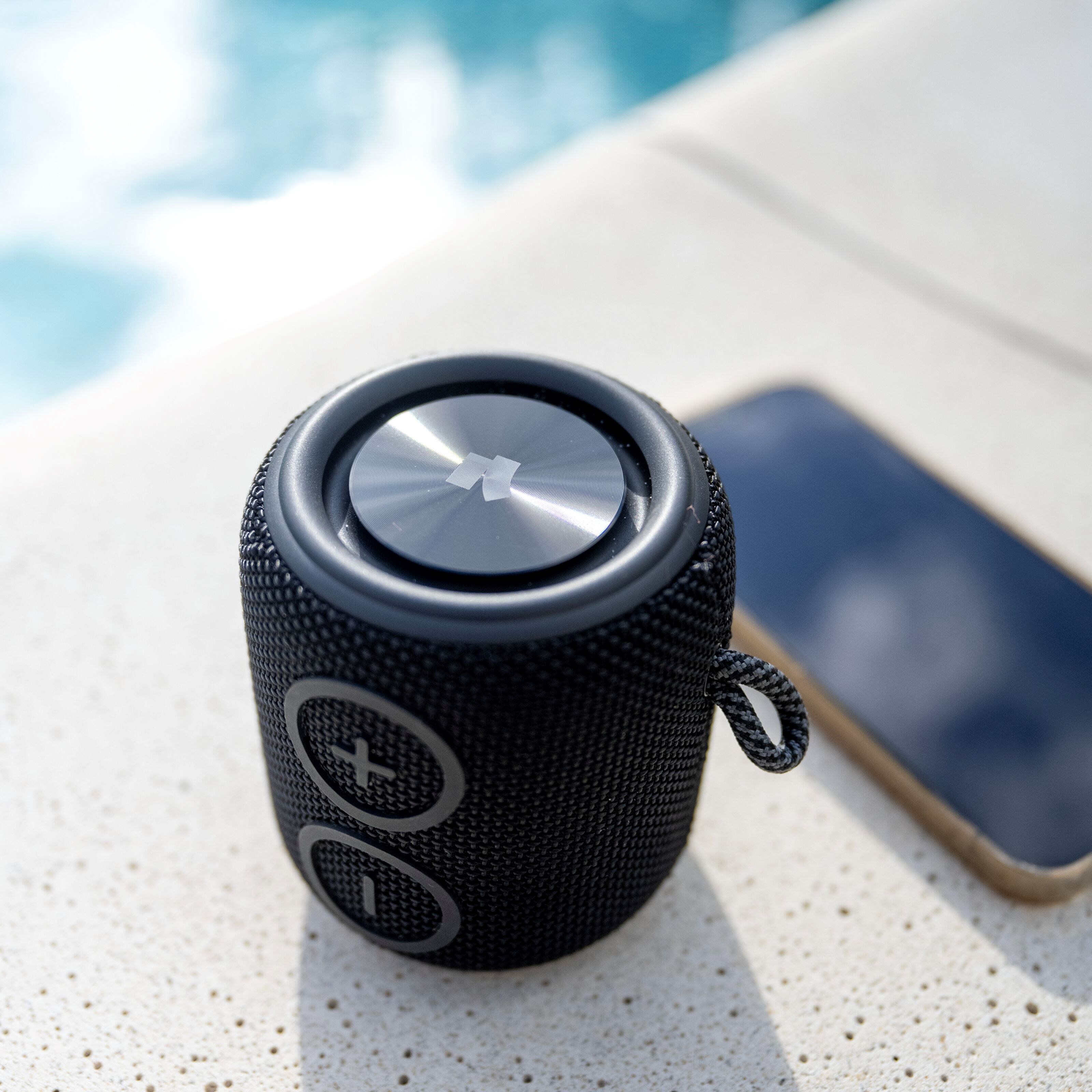 Nomadelic Loud 705 Vanntett Bluetooth-høyttaler Svart