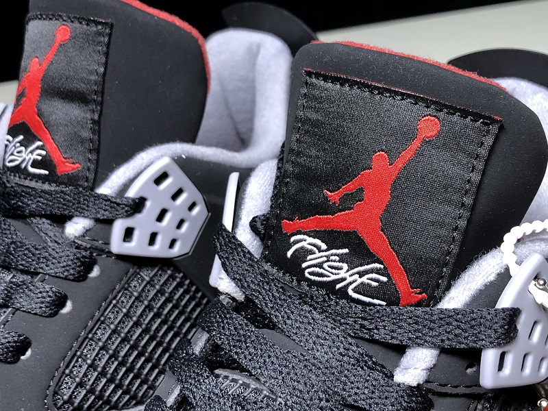Air Jordan 4 Bred