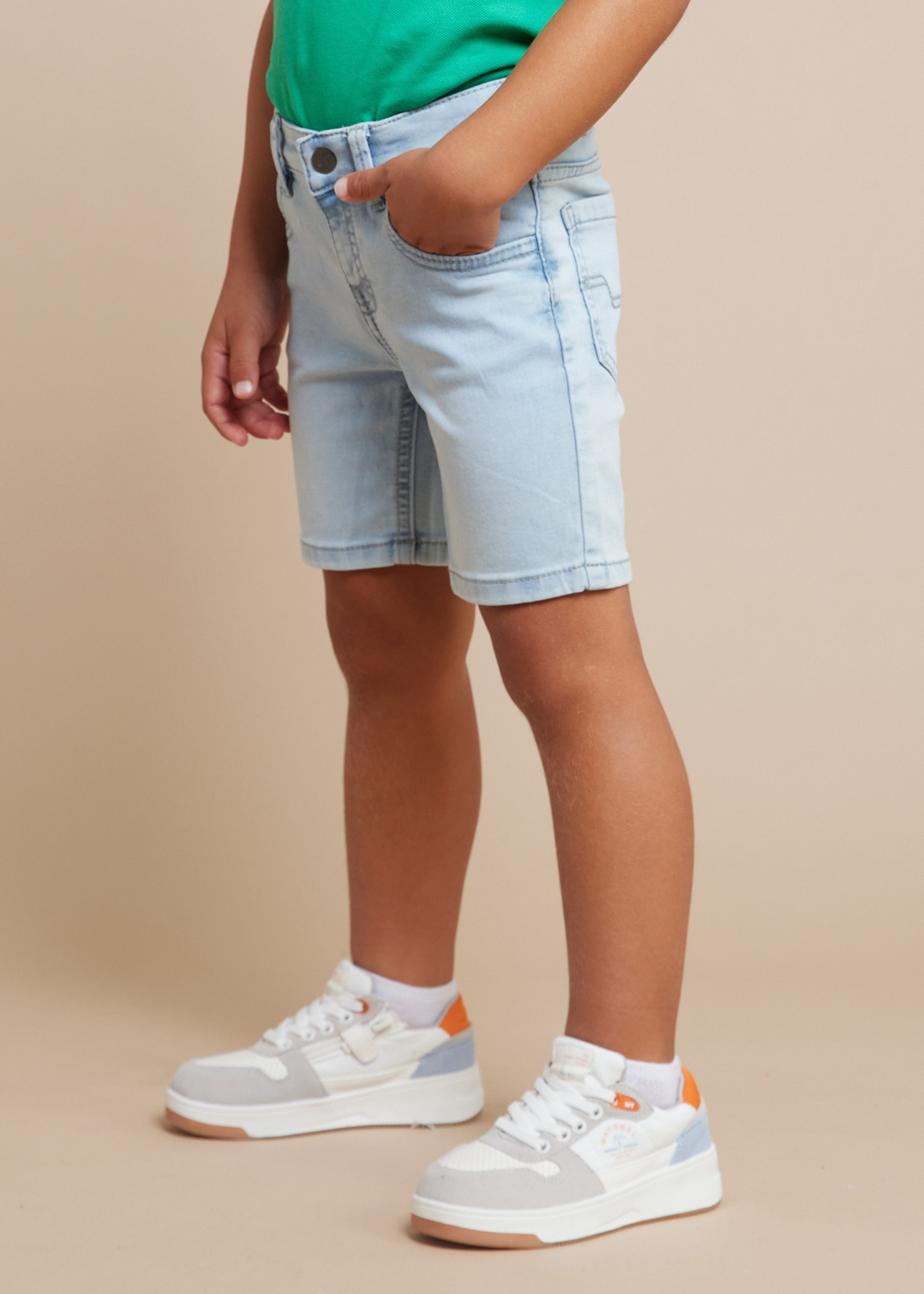Bermuda jeans infantil Better Cotton, jeans claro.