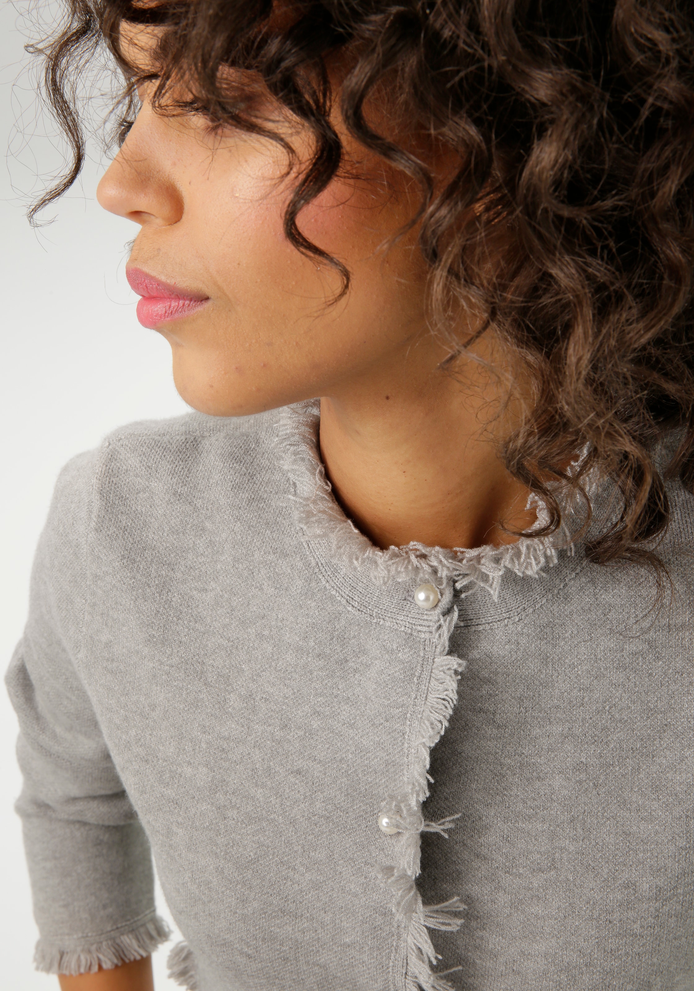 Aniston CASUAL Strickjacke , , aufwändig mit Franzen verziert - NEUE KOLLEKTION