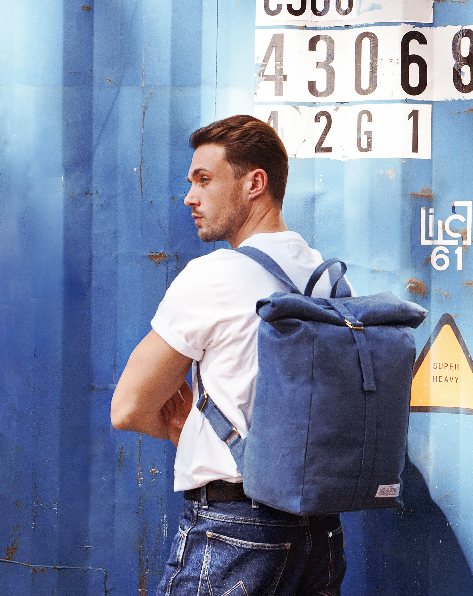Fitz & Huxley Rolltop-Rucksack CONVEYOR 21l, vegan, jeans