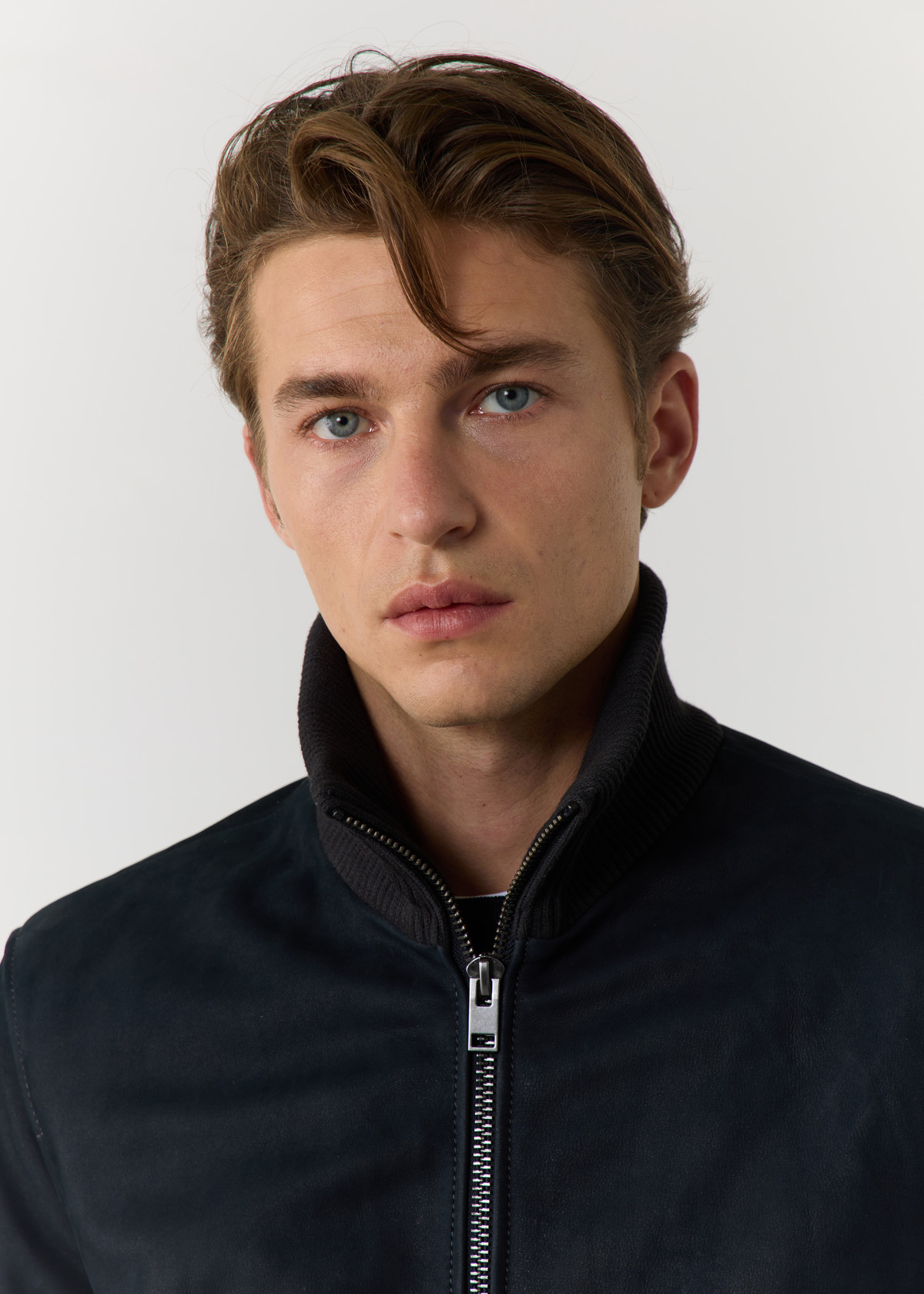Blouson en cuir nubuck uni bleu marine