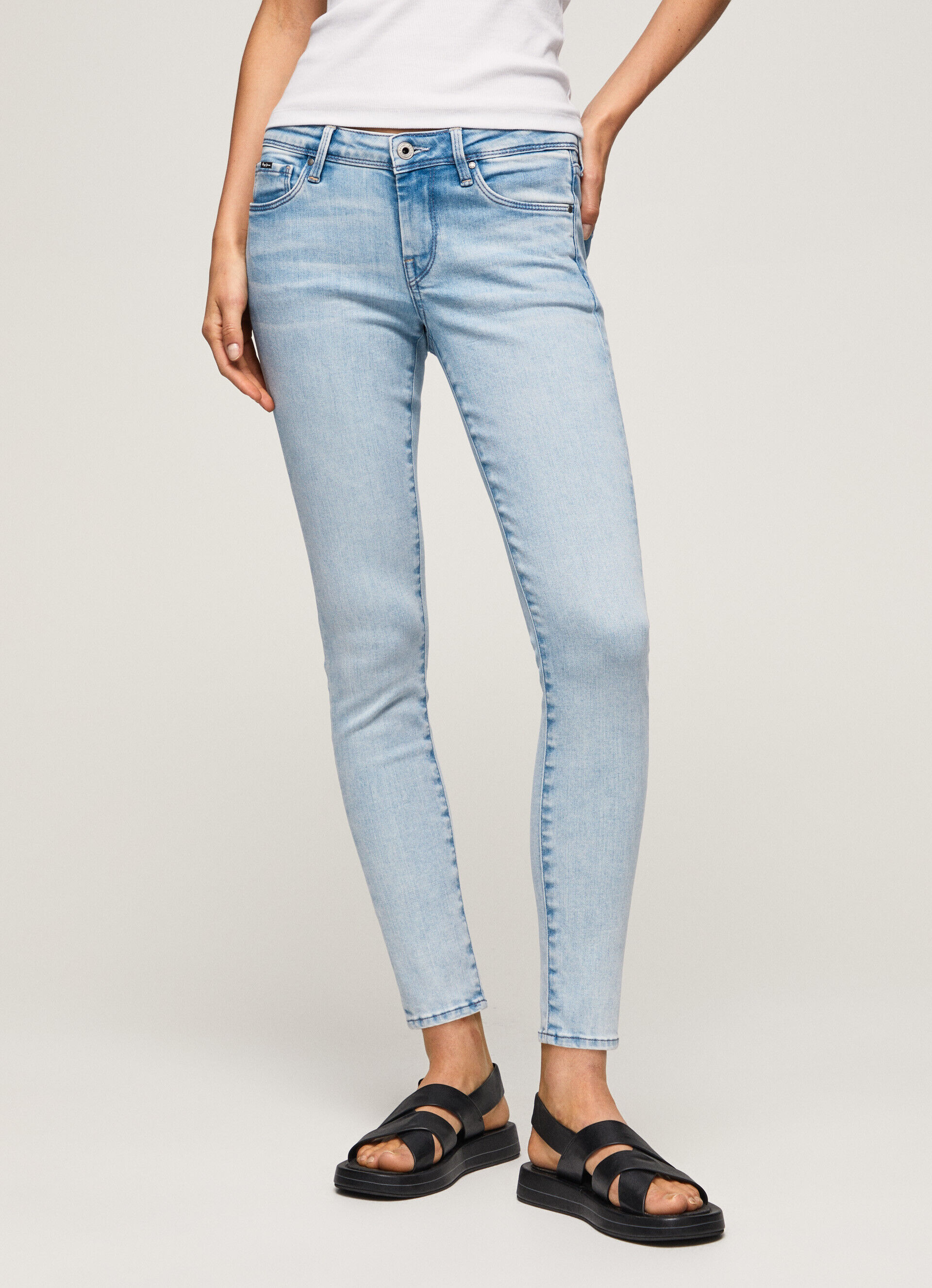 Calça jeans Lola Fit Skinny de cintura média - jeans