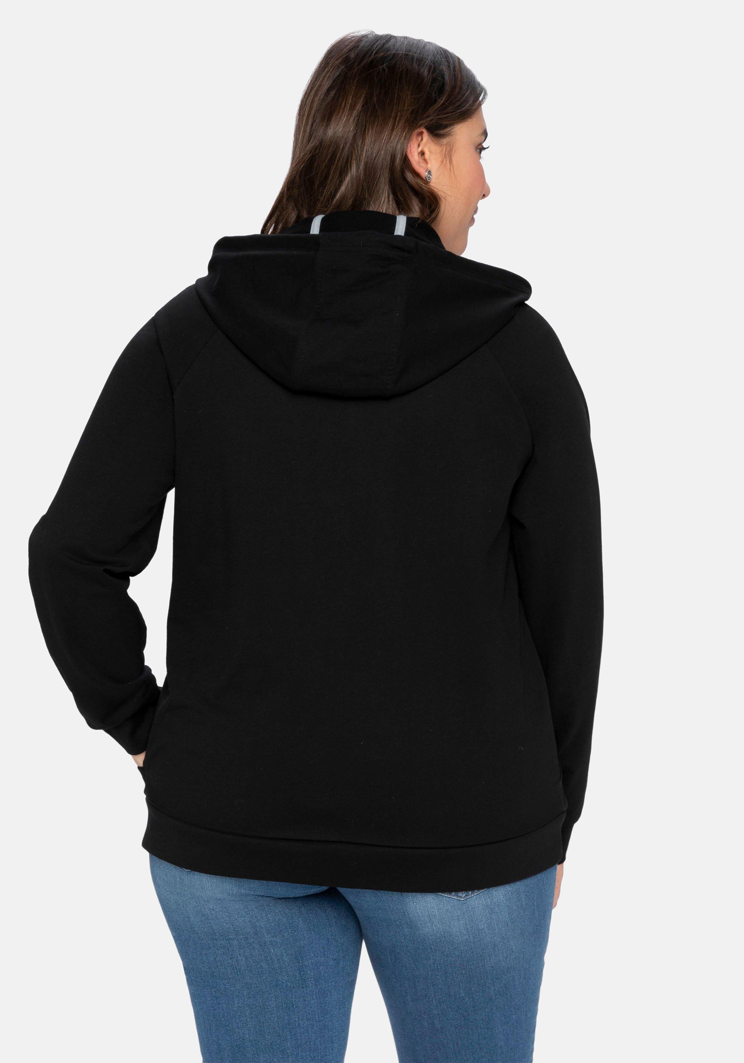 Sweatjacke mit Kapuze und kleinem Brust-Print