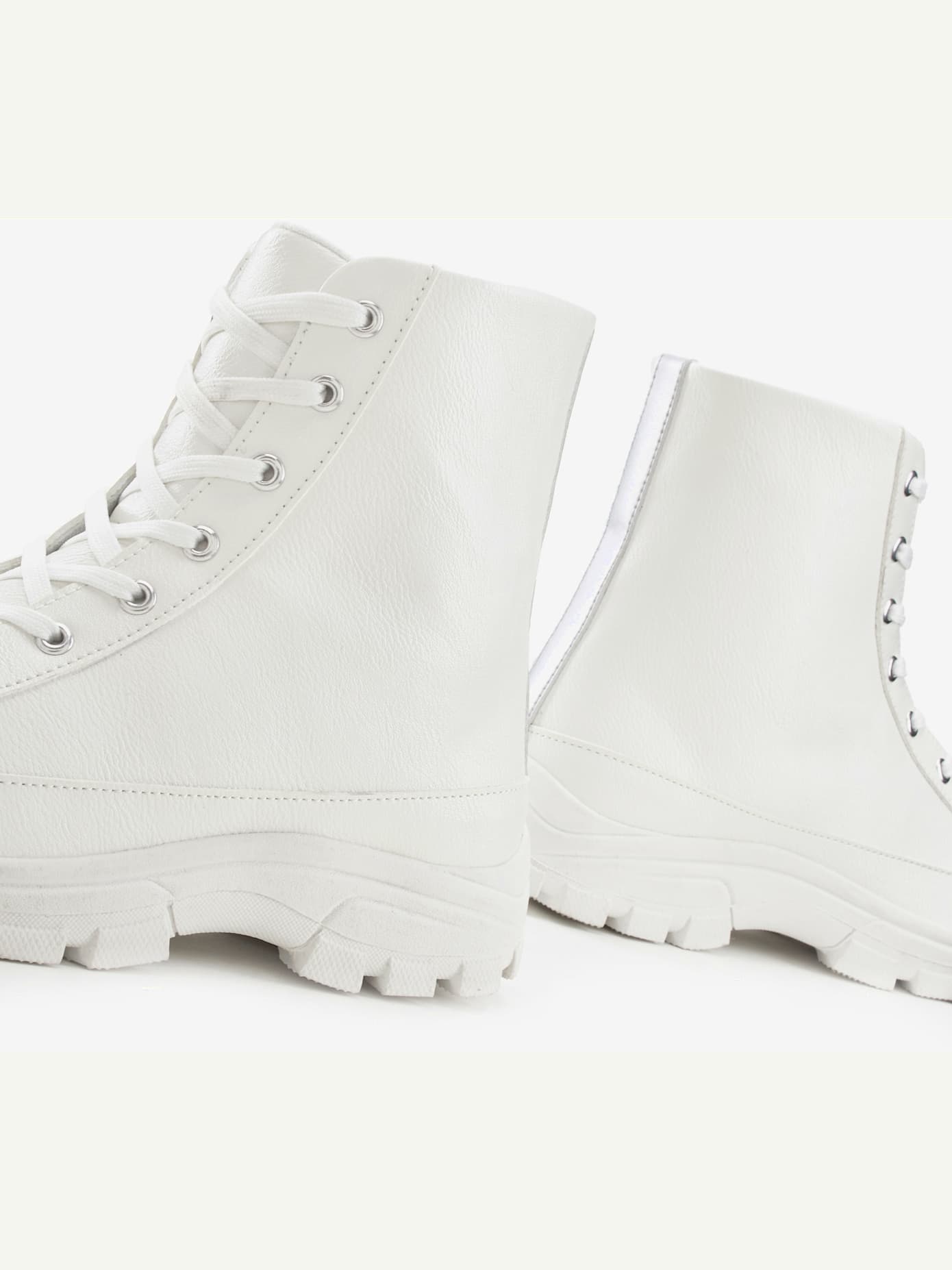 Bottines matière facile d'entretien