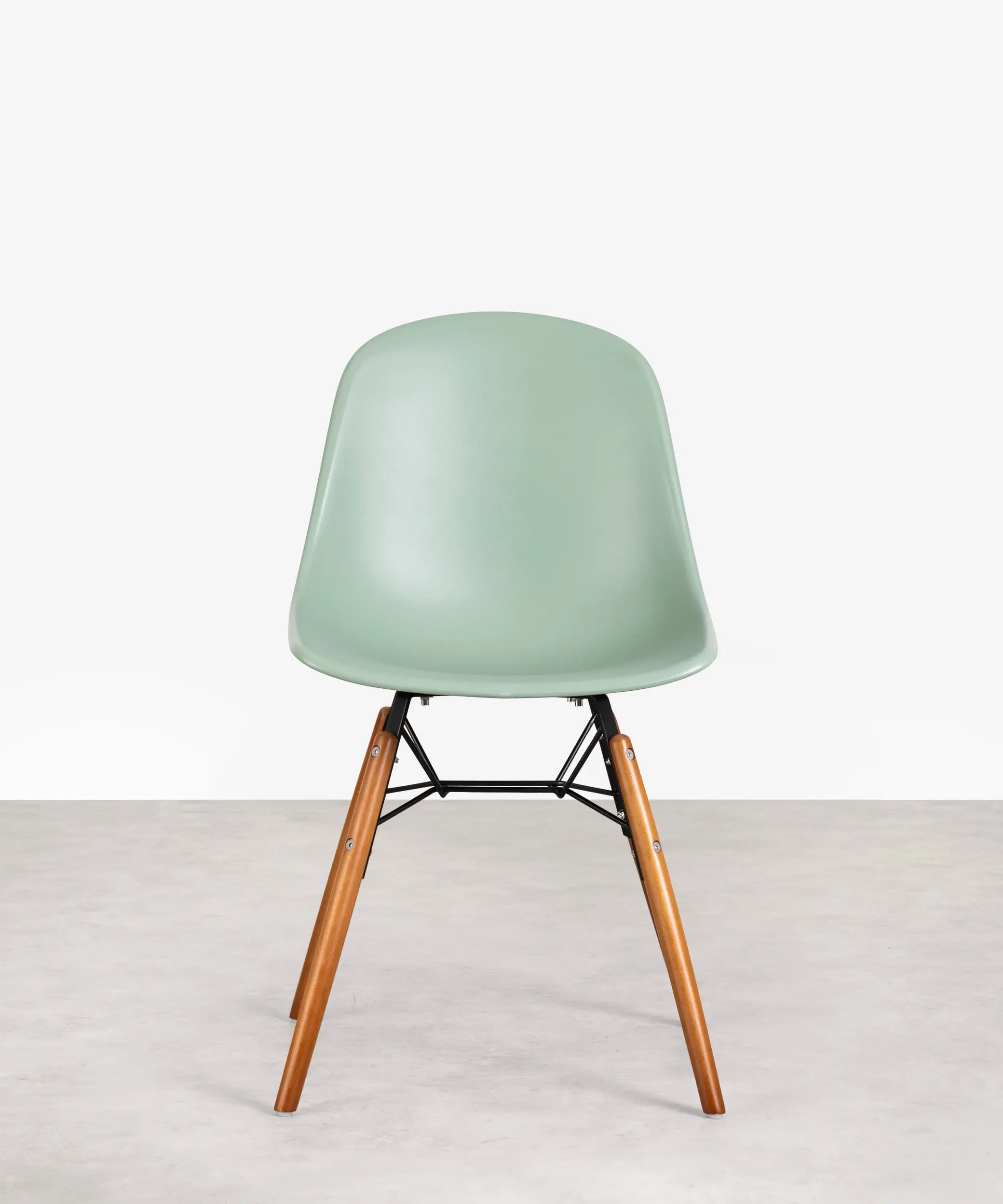 Silla de Polipropileno y Madera Elon