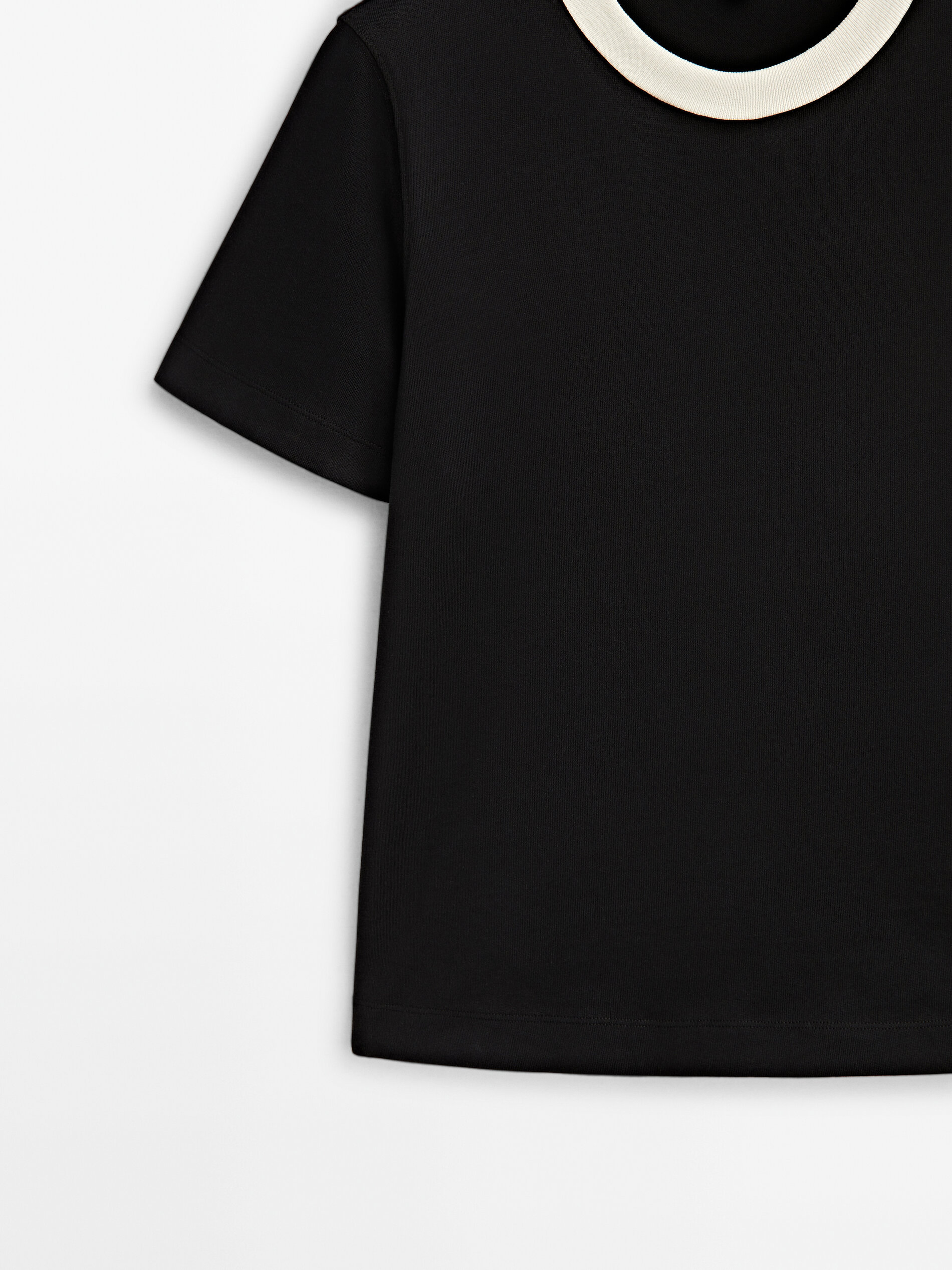 Camisa de manga curta com contraste - PRETA
