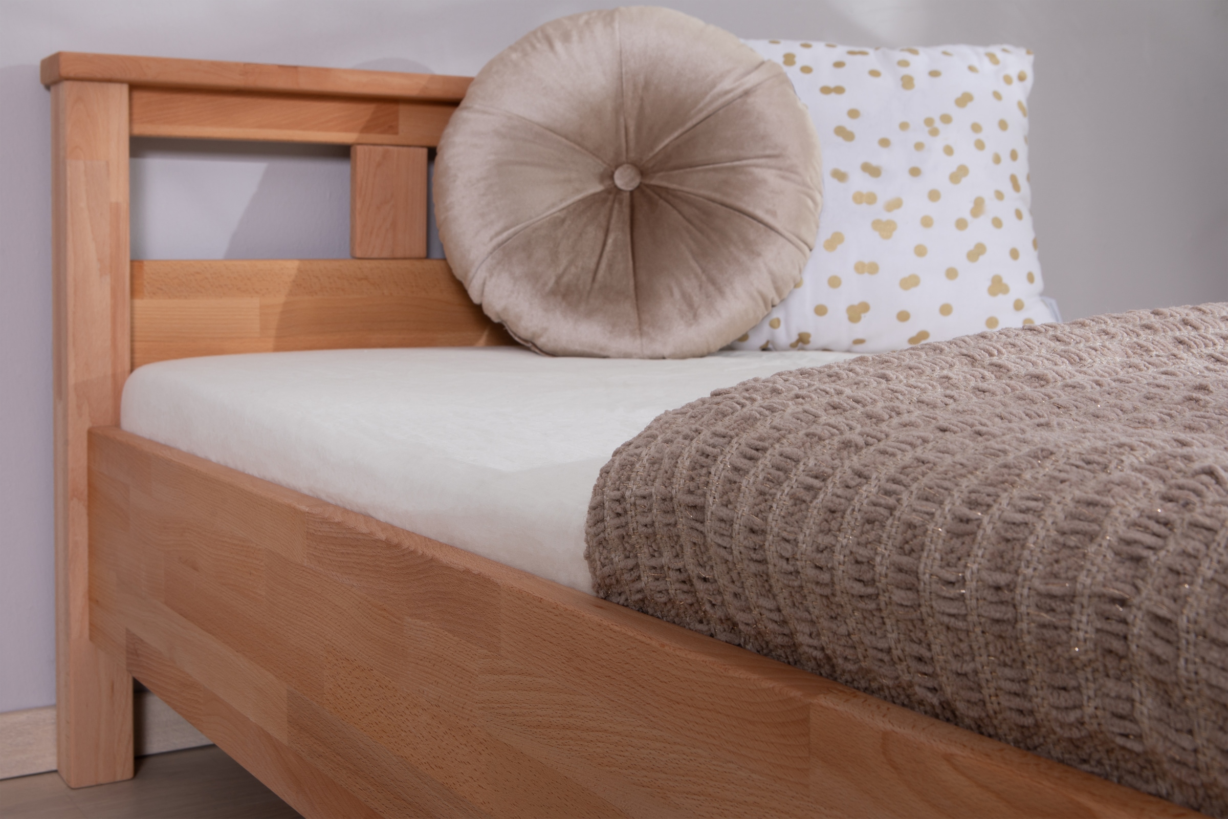 Ticaa Massivholzbett »Merci« Doppelbett, aus Buche Massivholz, inkl. Rollrost