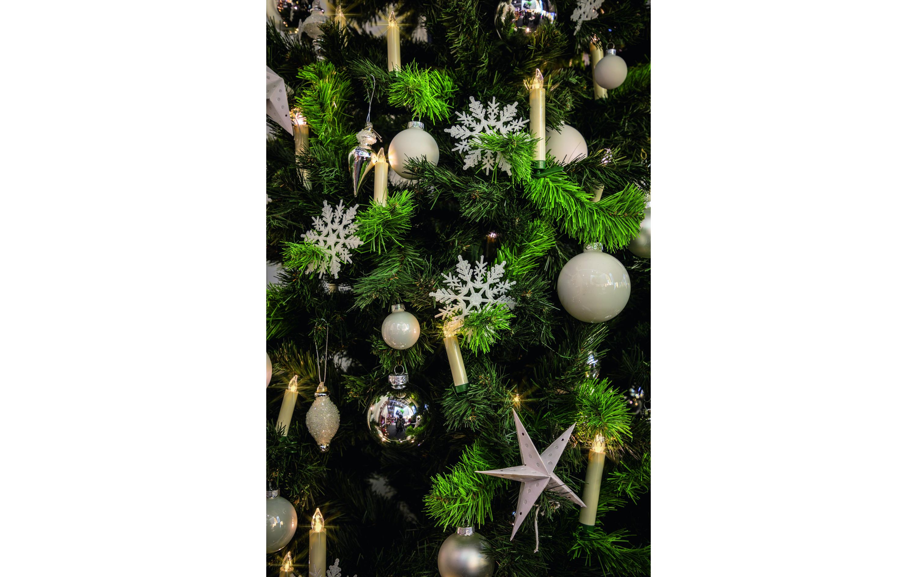 LED Baumkerze SuperLight Mini, Elfenbein, 12er-Starter SetLED Christbaumkerze mit Fernbedienung