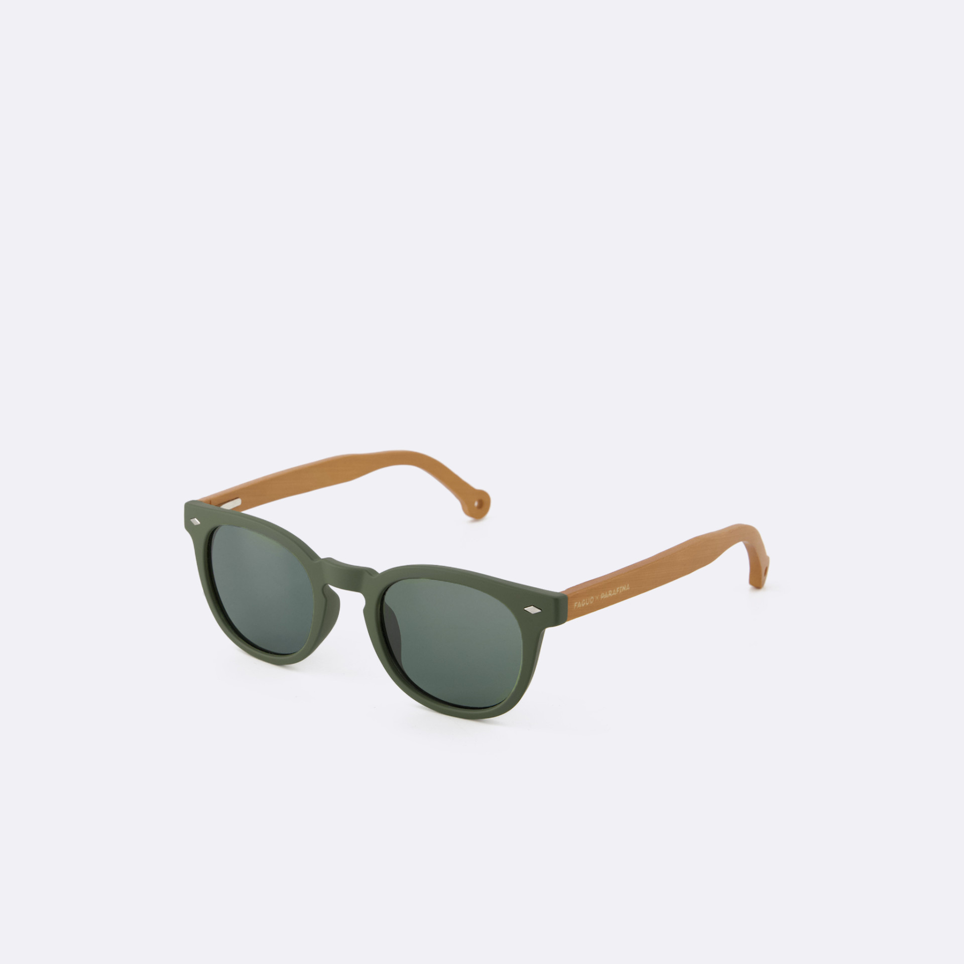 Lunette de soleil kaki plastique recyclé et bambou organique - modèle sunglass
