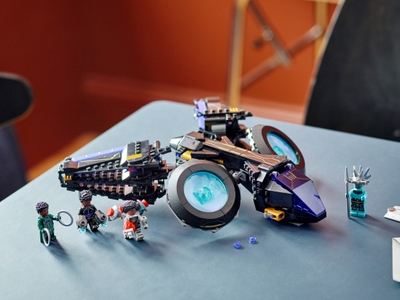 LEGO Shuri's Sunbird (76211)