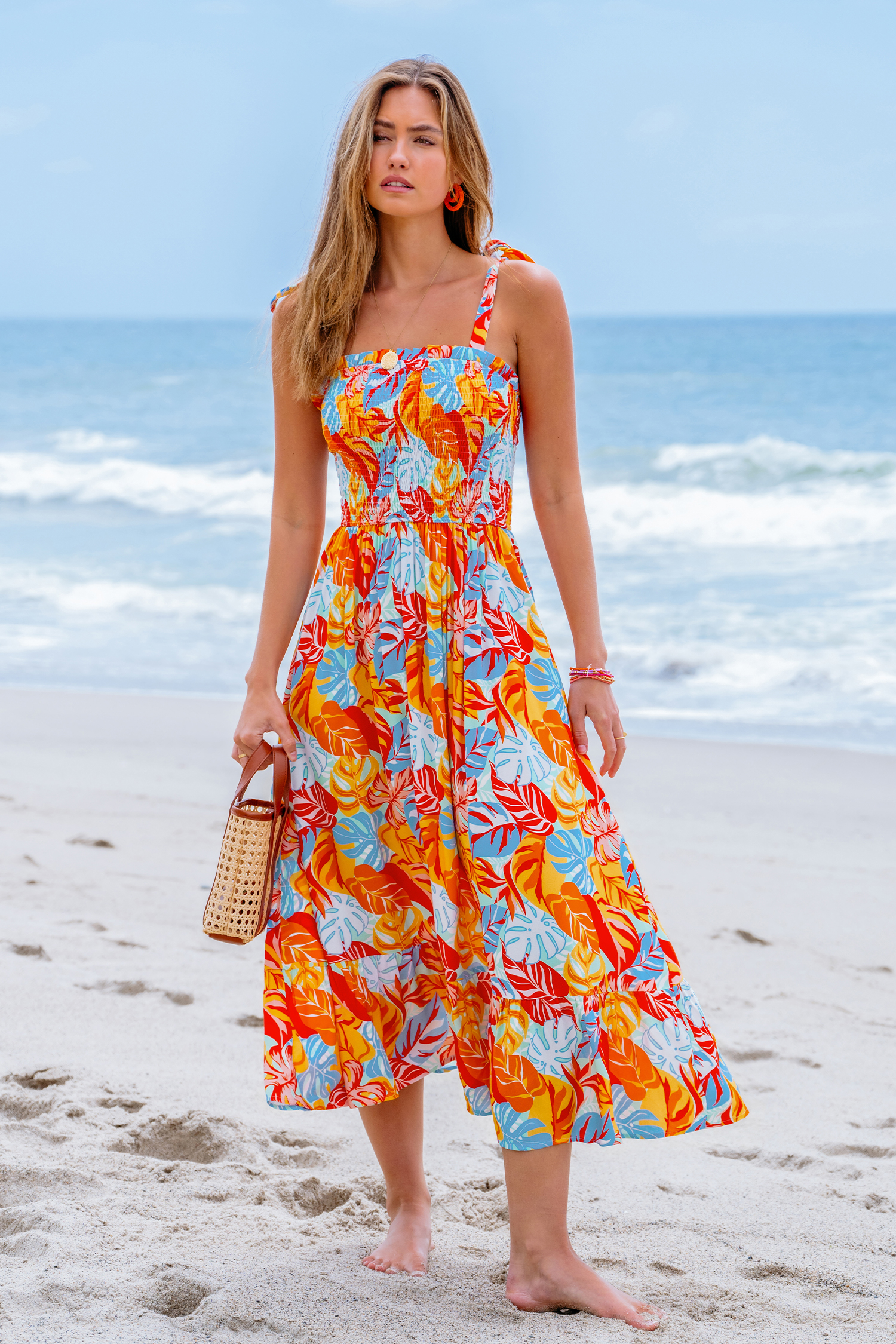 Robe maxi avec bretelles à nouer avec feuilles tropicales