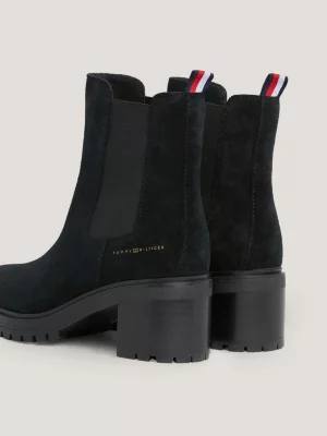 Botas essenciais de camurça com salto médio e travas.