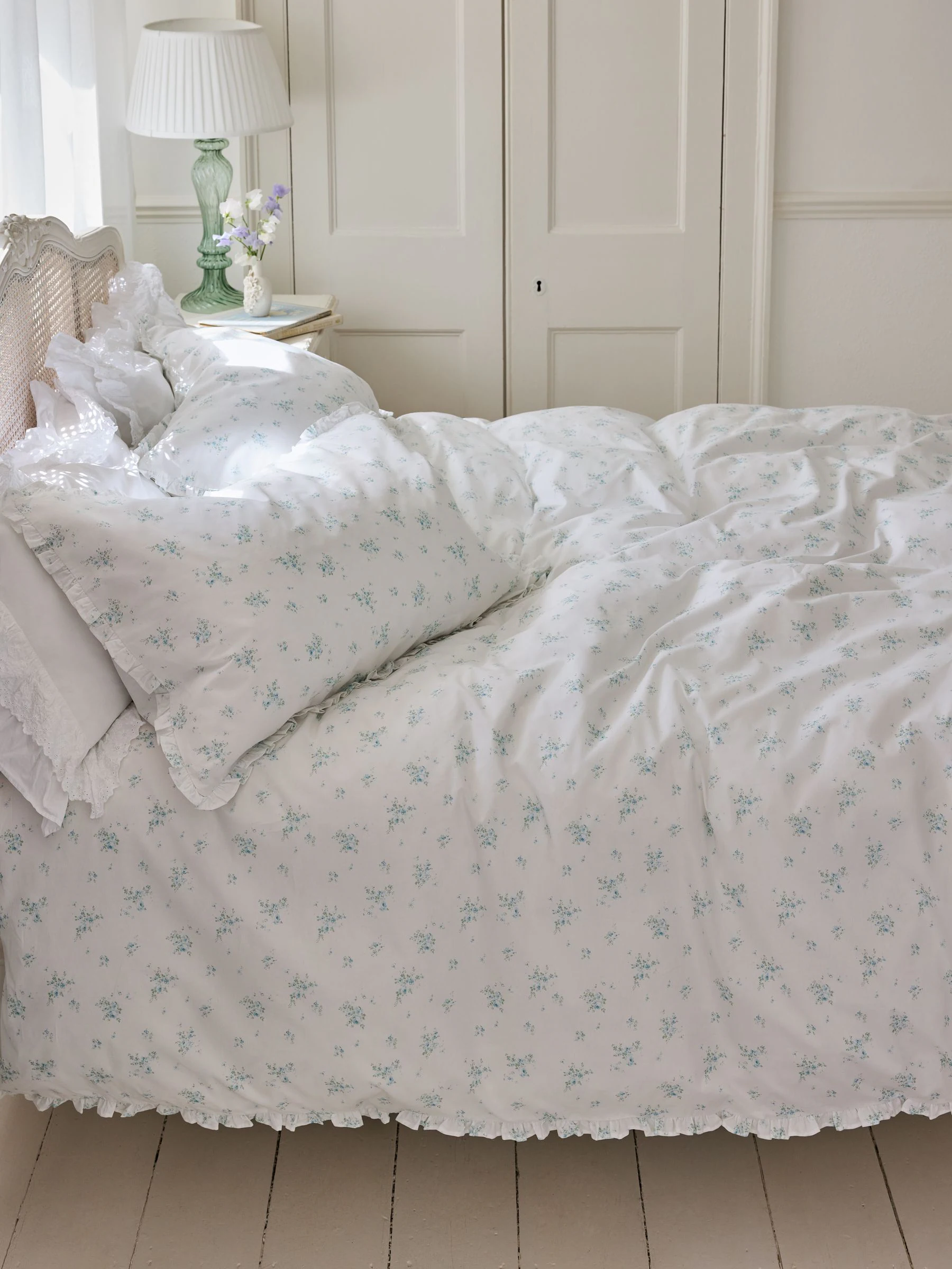 Shabby Chic by Rachel Ashwell® petite ruche dekbedovertrek en kussensloopset