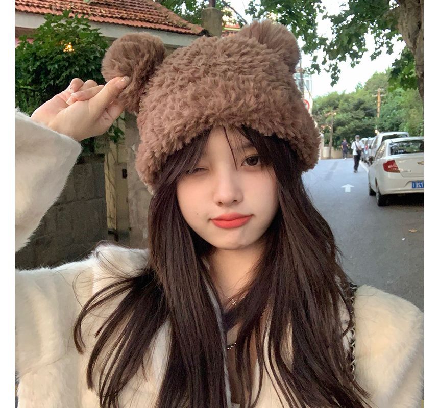 Alpha Kiss - Pom Pom Chenille Beanie