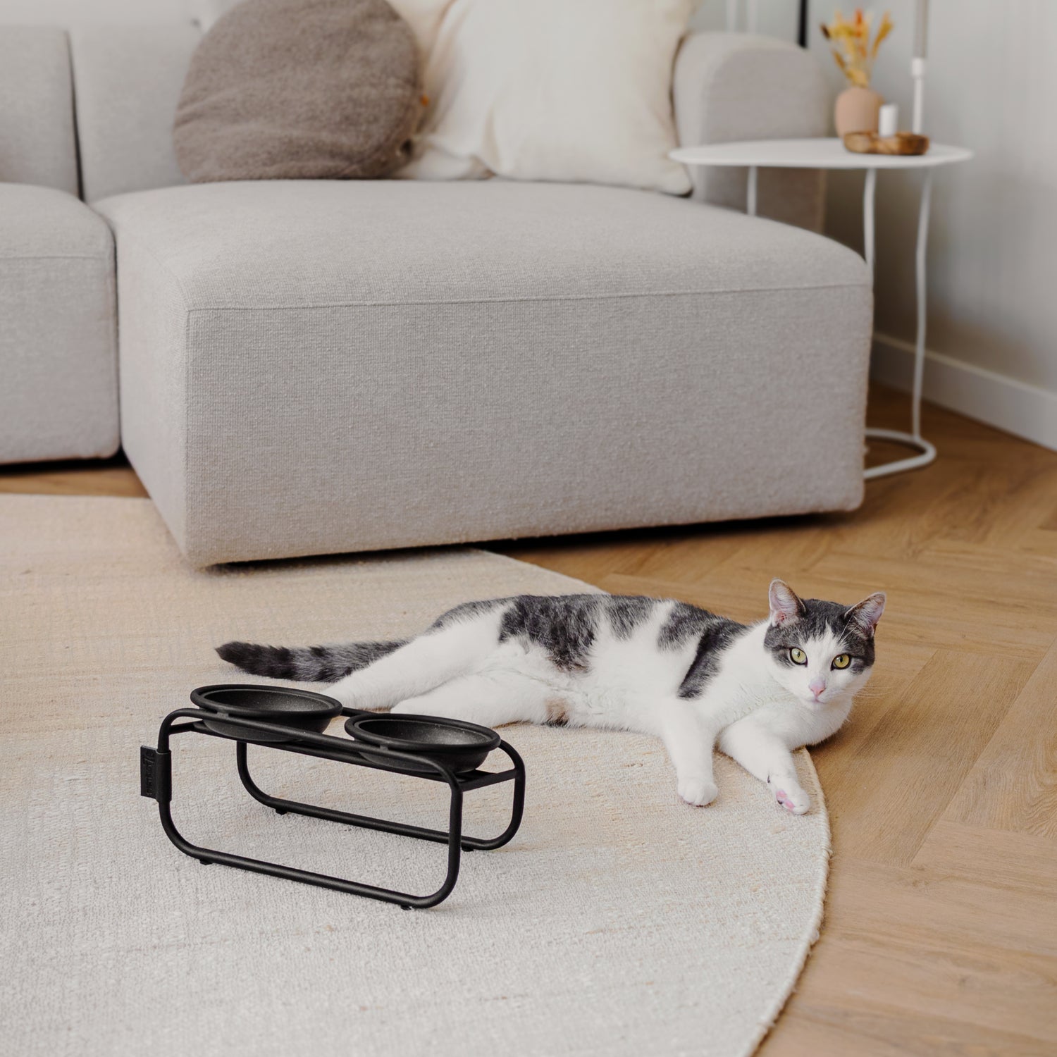 District 70 voerstandaard Butler zwart 29,5 x 14 x 14,5 cm