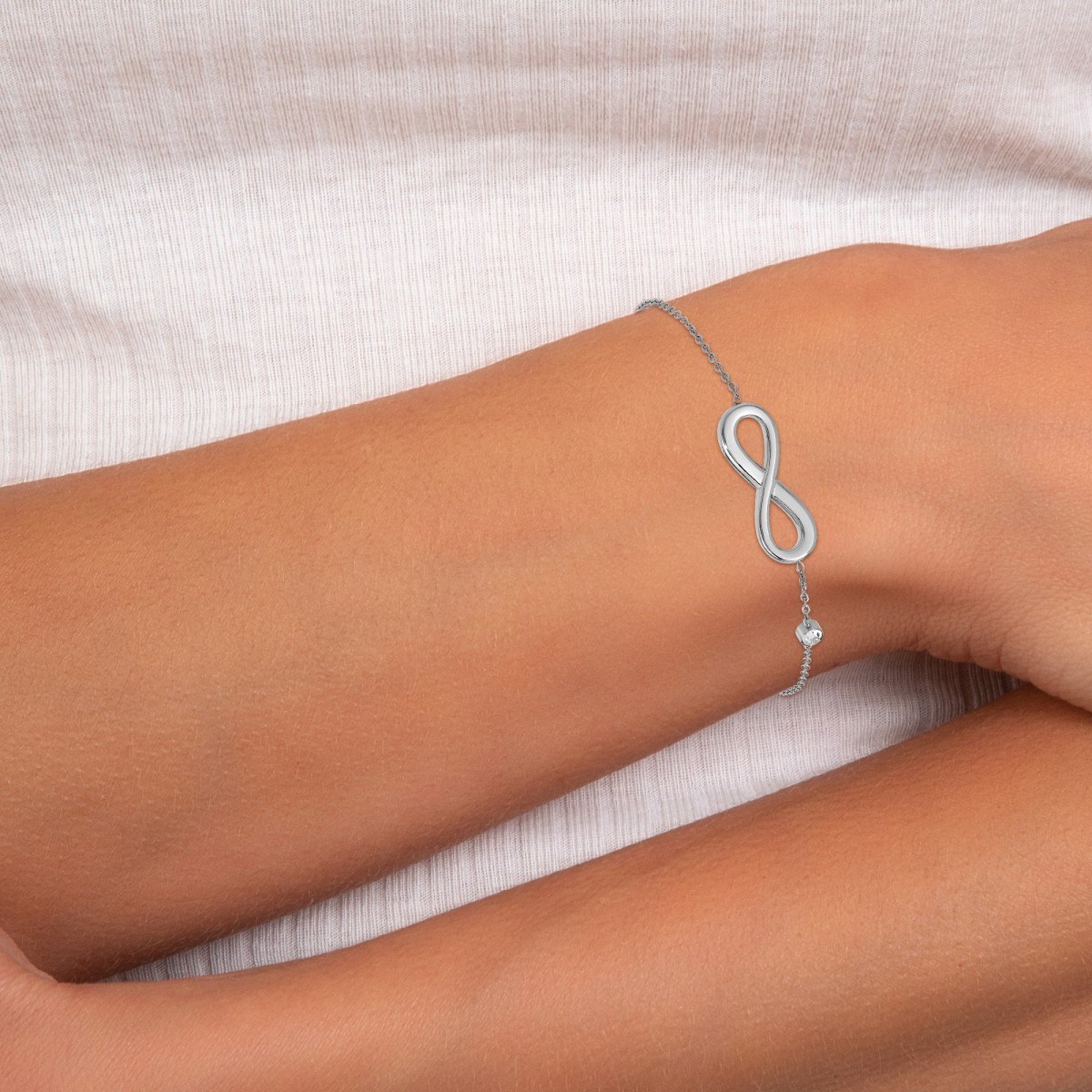 Bracelet infini SC Crystal orné d'un Cristal scintillant