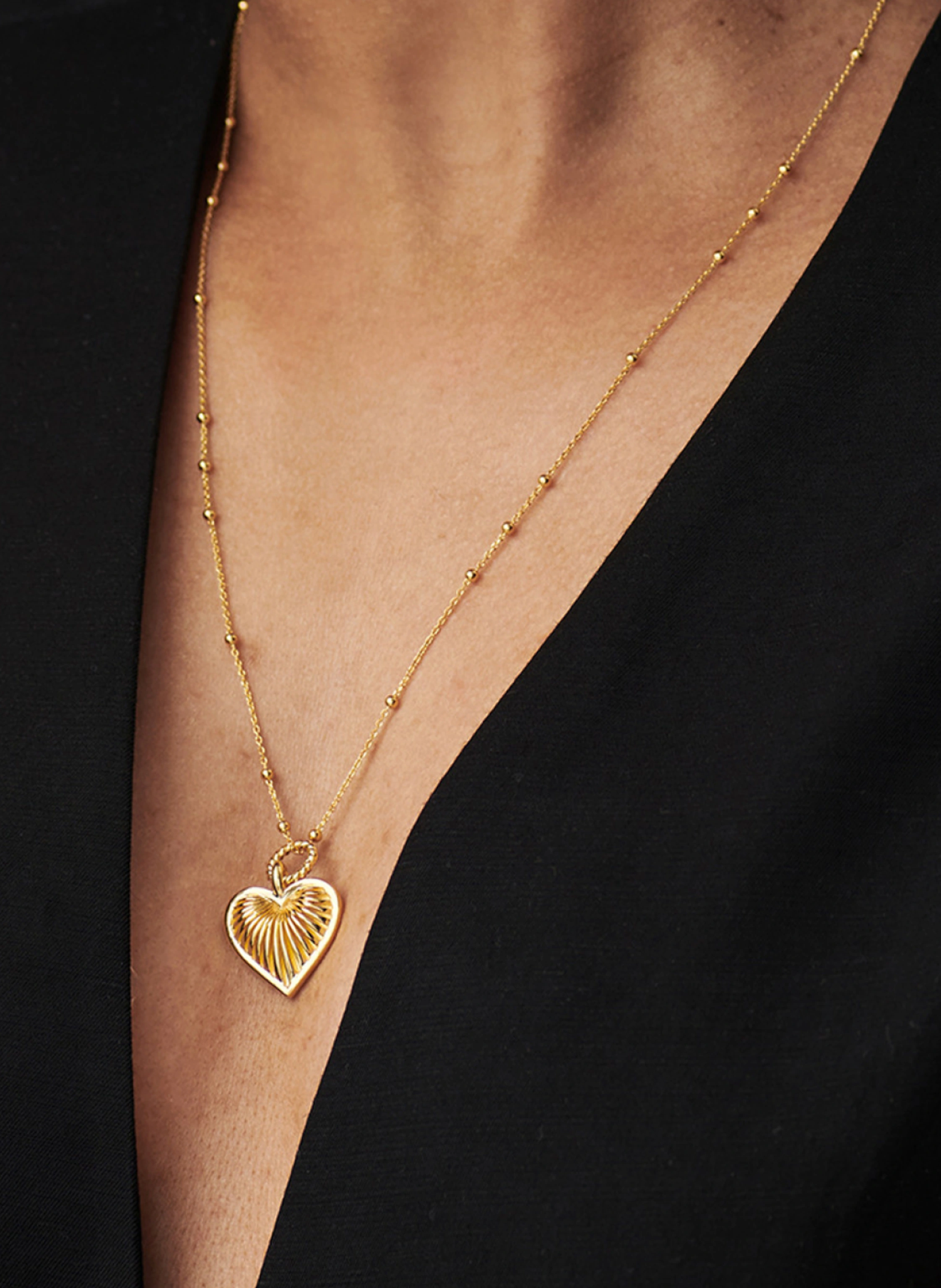 MISSOMA Halskette RIDGE HEART NECKLACE by GLAMBOU