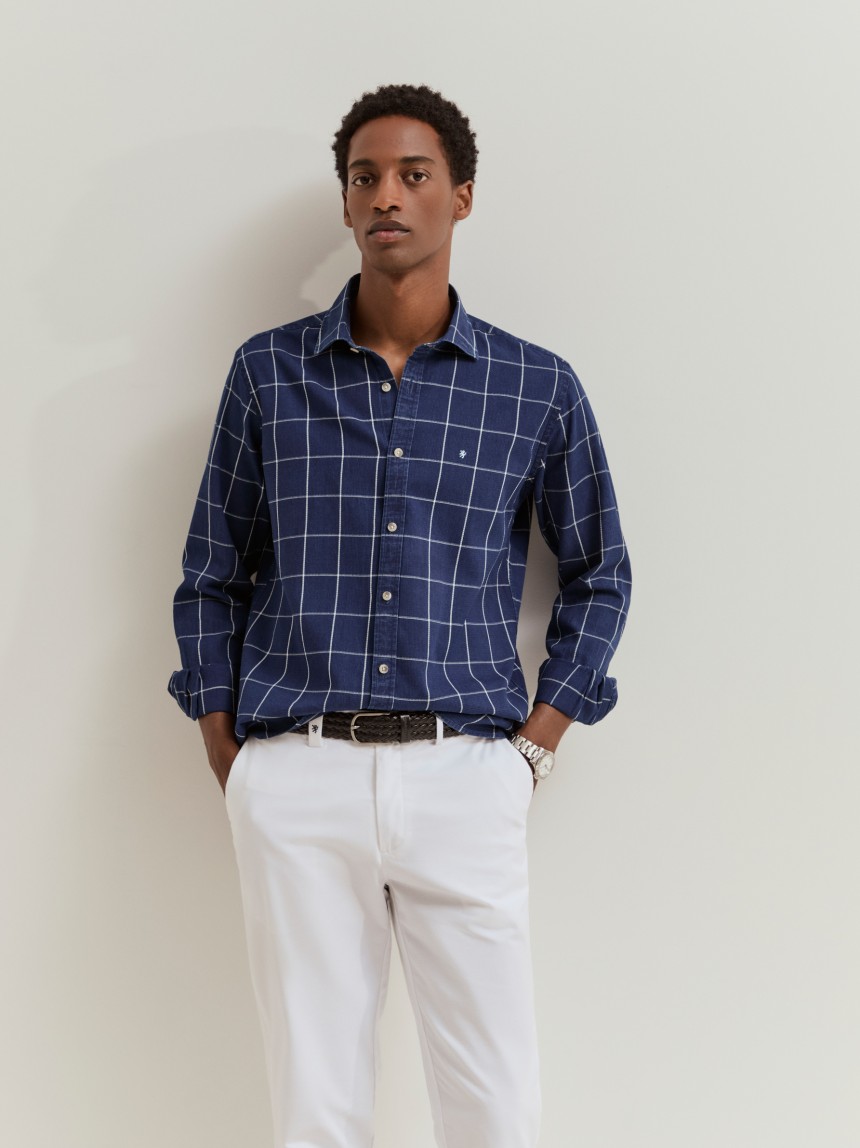 Camisa slim fit com padrão de quadrados