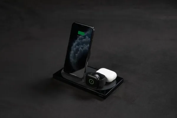 Belkin BoostCharge - Trådløs opladningsstander - 7.5 Watt - sort - for Apple AirPods; AirPods Pro; iPhone 11, 12, 7, 8, SE, X, XR, XS, XS Max; Watch