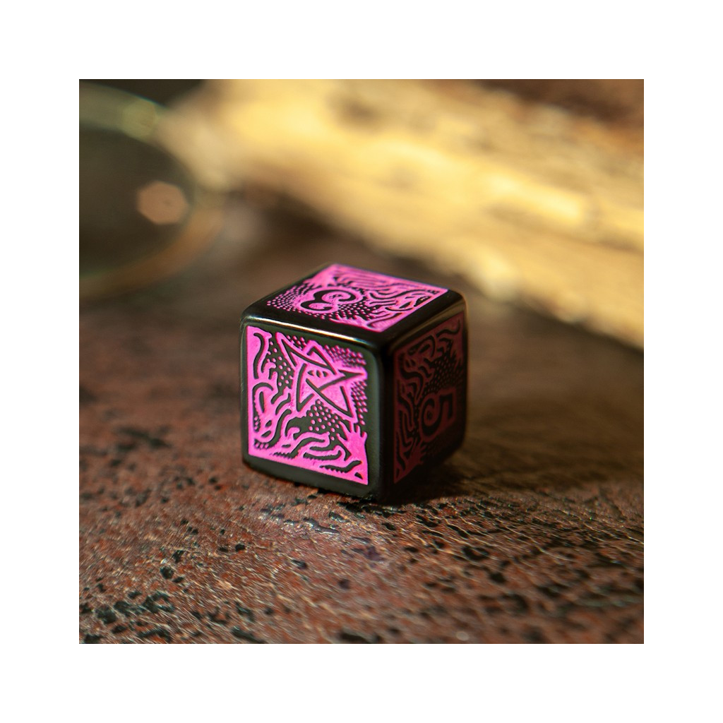 Call of Cthulhu 7th Edition Black & magenta Dice Set